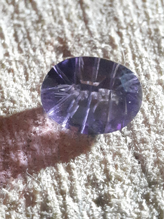 Purple natural excellent faceted oval Amethyst 2.75 ct - Natural Gems Belgium