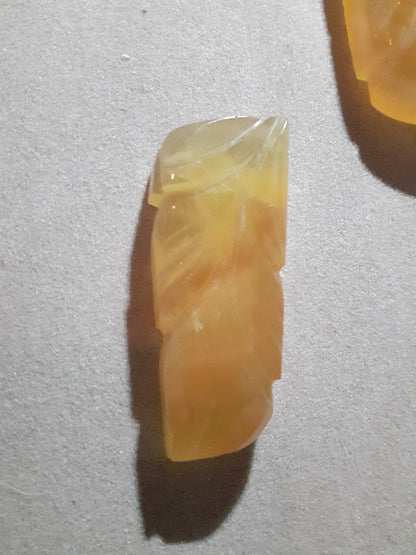 Handcarved Fluorite : pair of leaves - natural fluorite 80.90 ct - Natural Gems Belgium