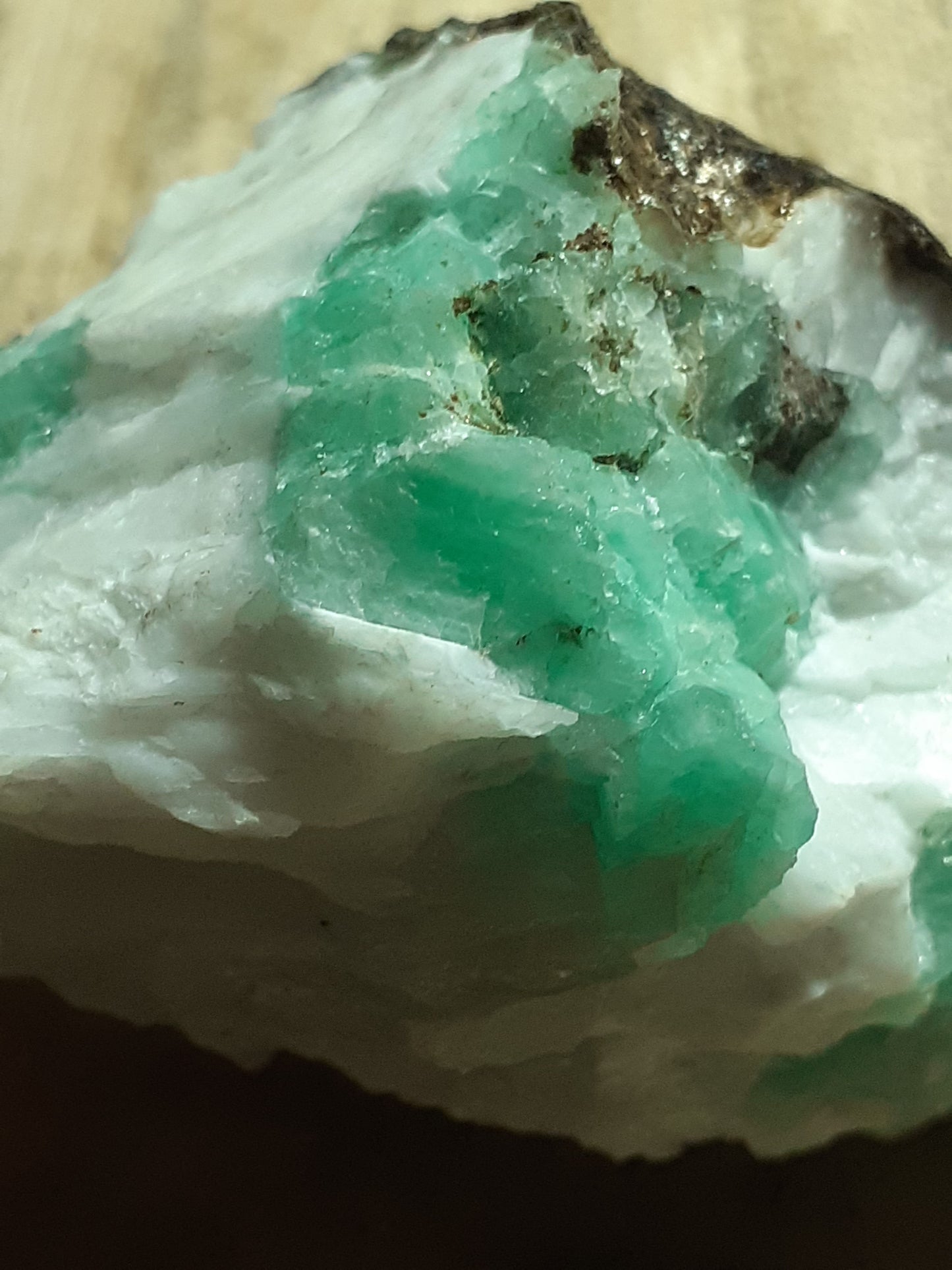 Specimen of Full Terminated Green Emerald Crystal Cluster On Feldspar matrix, 572.95 ct - Natural Gems Belgium