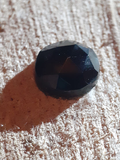 Natural Black Spinel, round rose cut , 5.35 ct, Afrika , untreated - Natural Gems Belgium