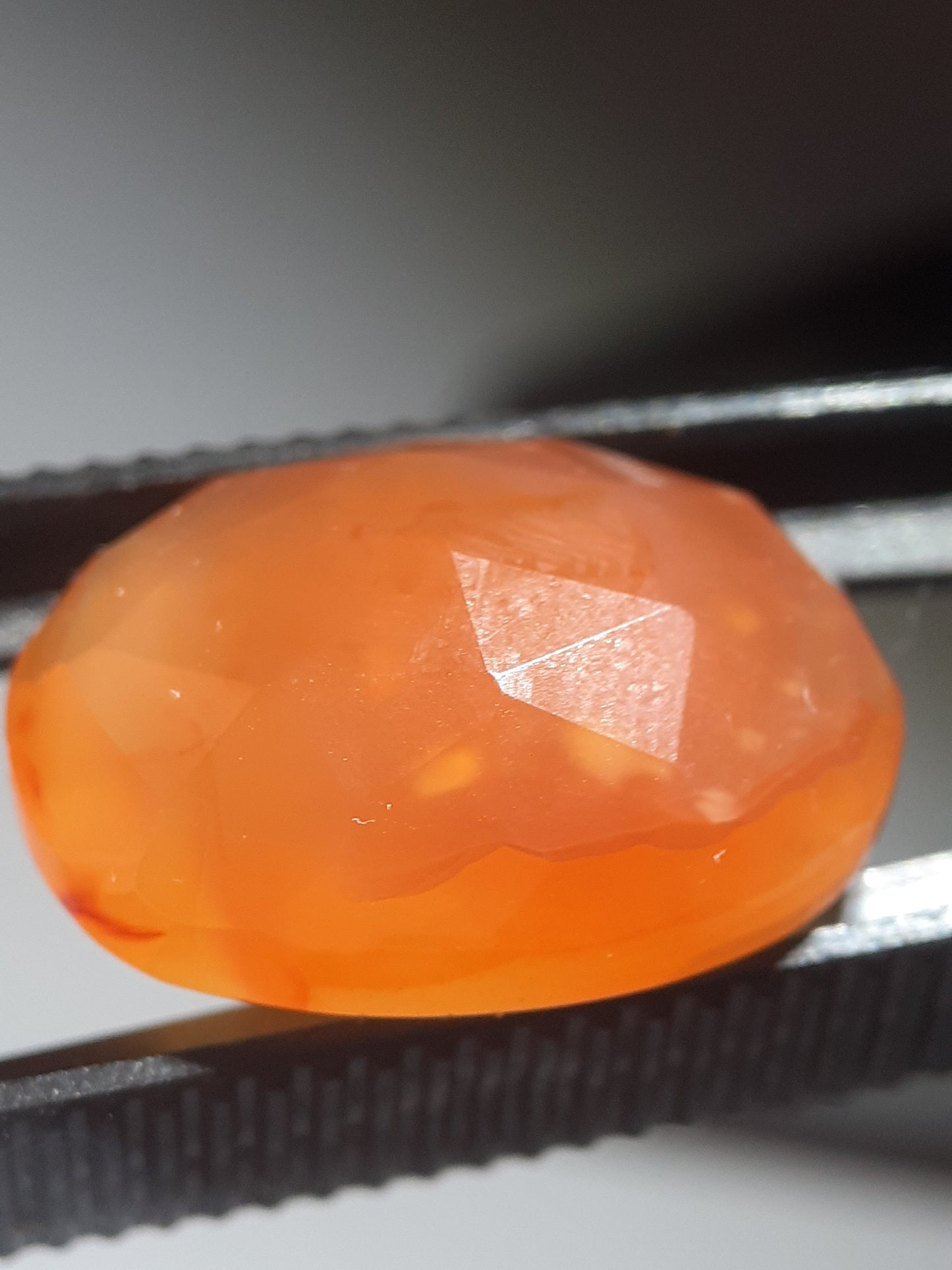 Orange Carnelian,rose cut, 14.55 ct, high quality cutting - Natural Gems Belgium