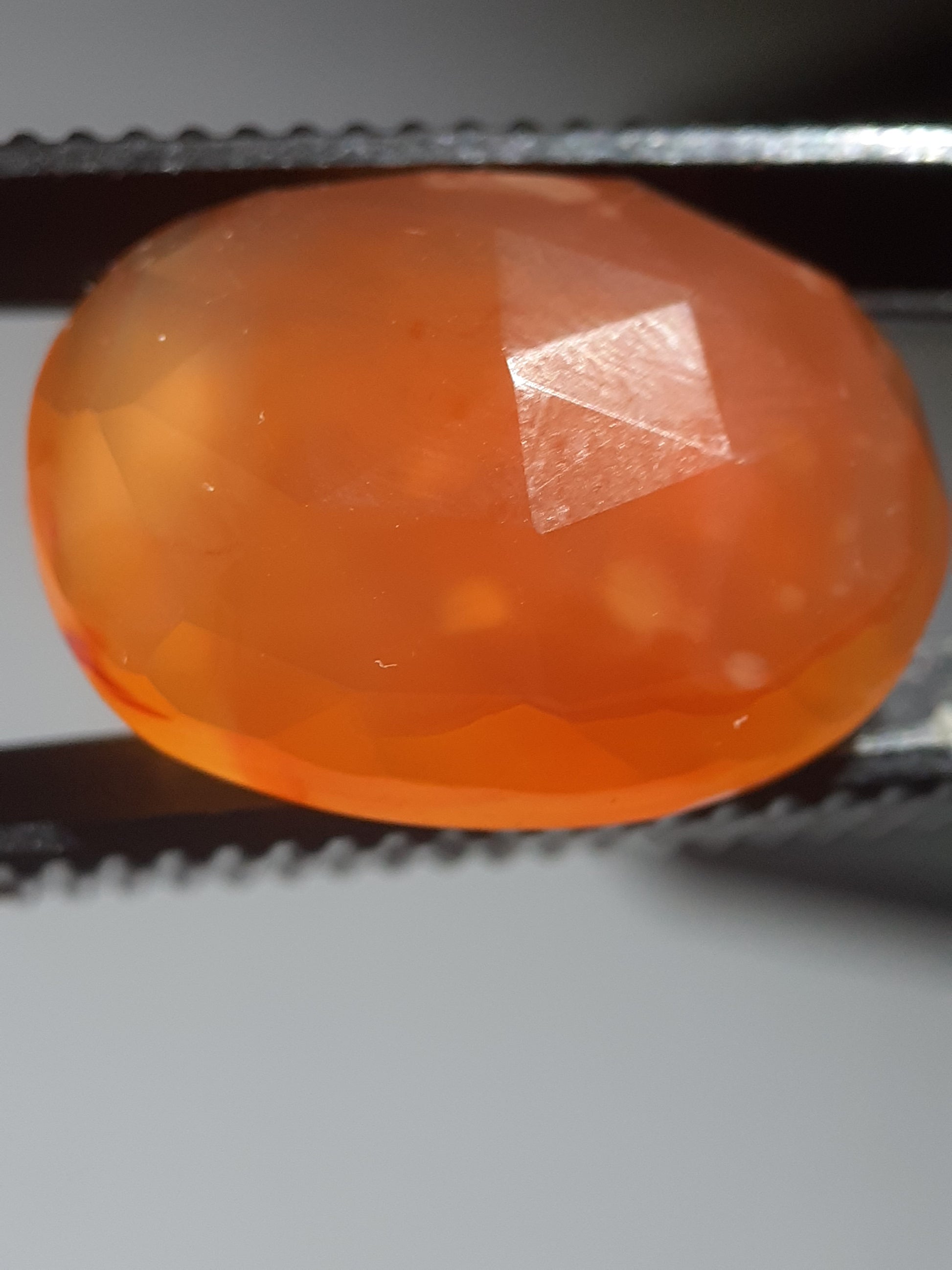 Orange Carnelian,rose cut, 14.55 ct, high quality cutting - Natural Gems Belgium