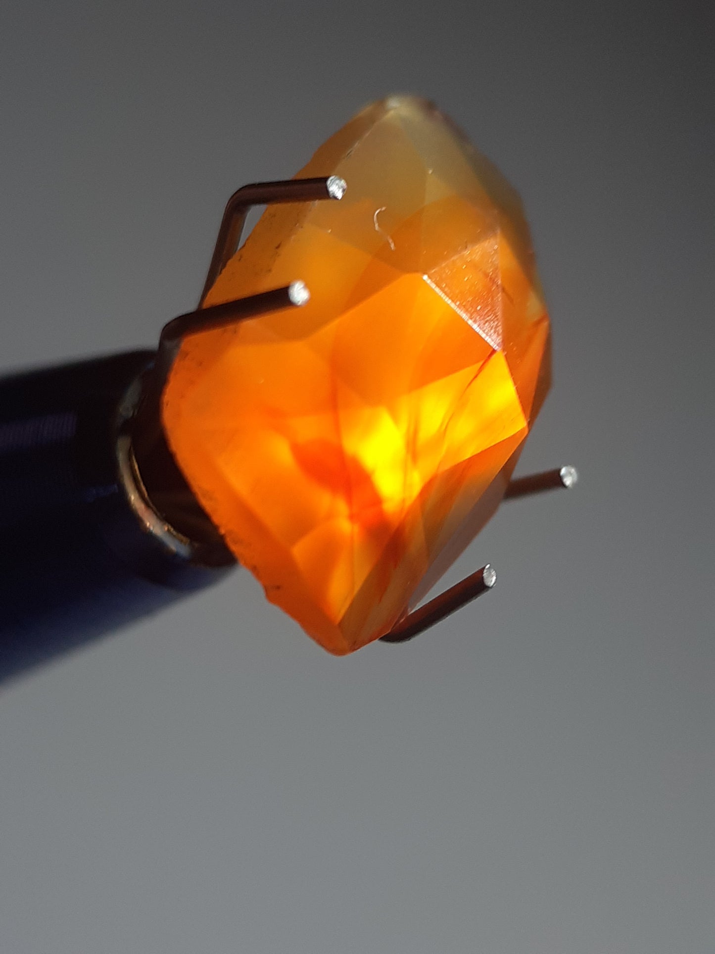 beautiful yellowish reddish orange Carnelian,rose cut, cushion, 3.25 ct - Natural Gems Belgium