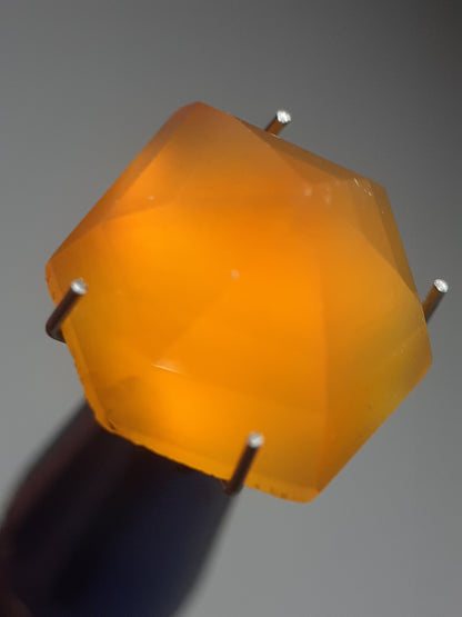 yellow orange Carnelian,rose cut, hexagon, 7.15 ct - Natural Gems Belgium