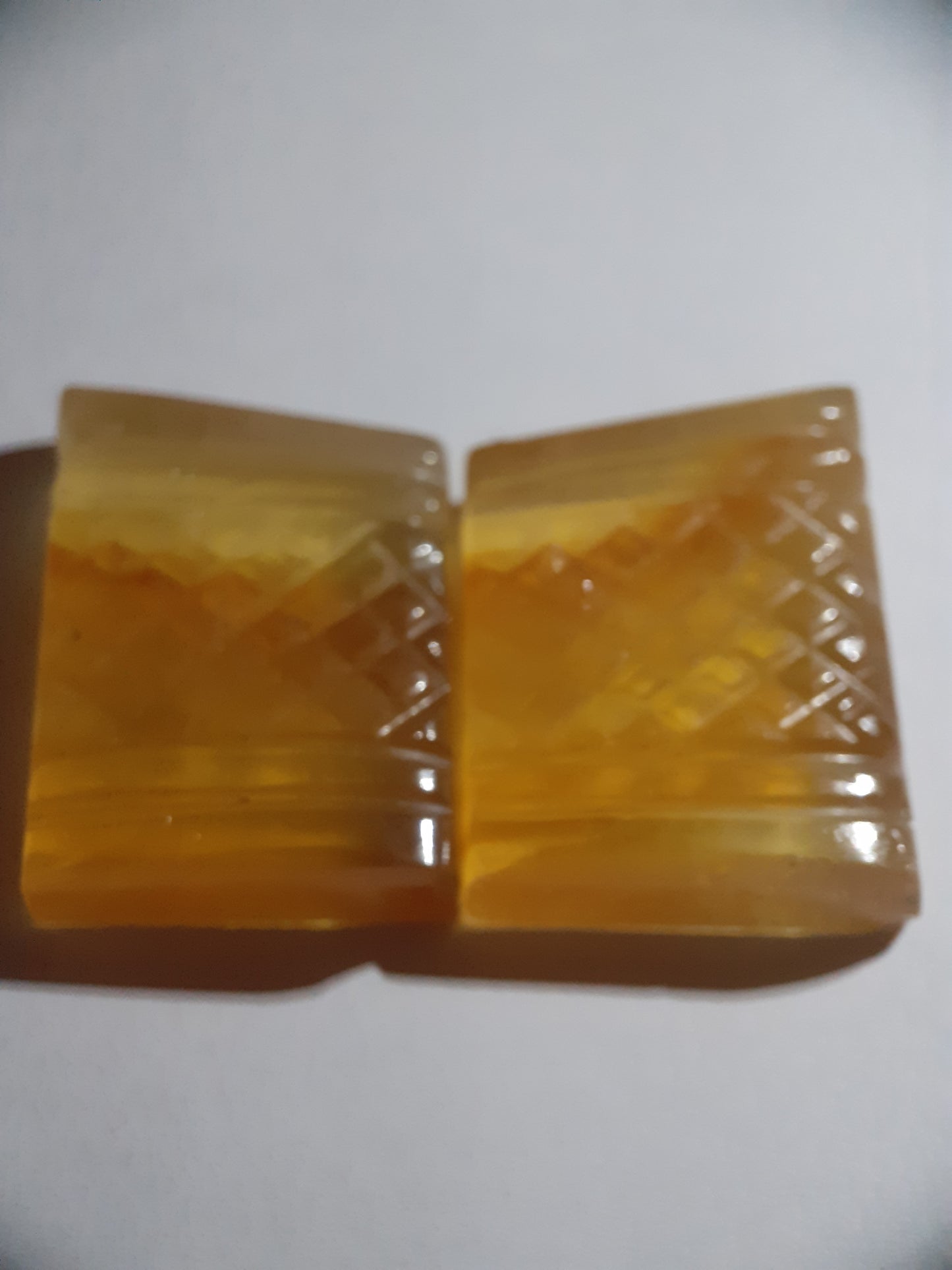 Handcarved Fluorite :pair of book covers yellow orange - natural fluorite 76.70 ct - Natural Gems Belgium