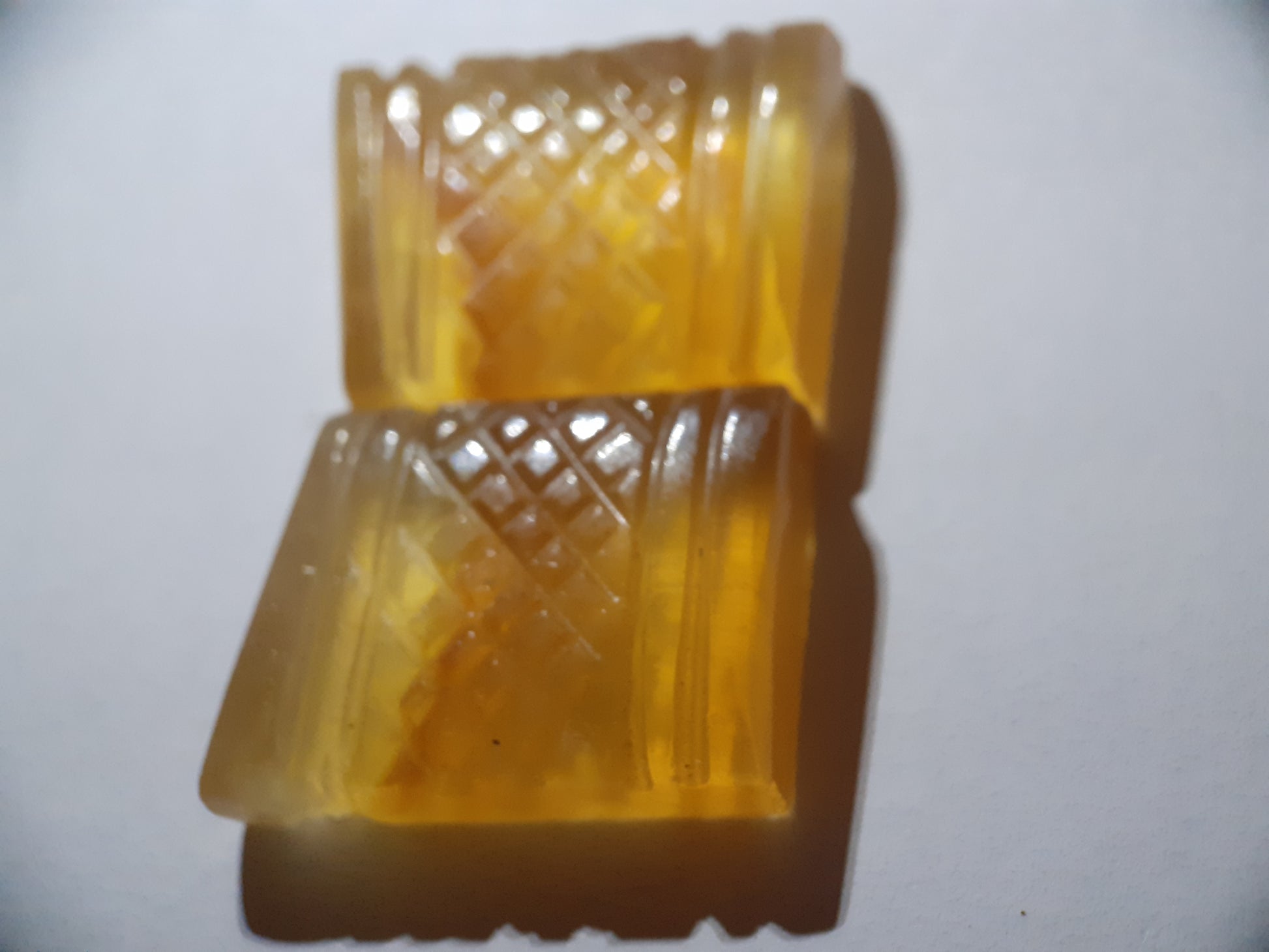 Handcarved Fluorite :pair of book covers yellow orange - natural fluorite 76.70 ct - Natural Gems Belgium