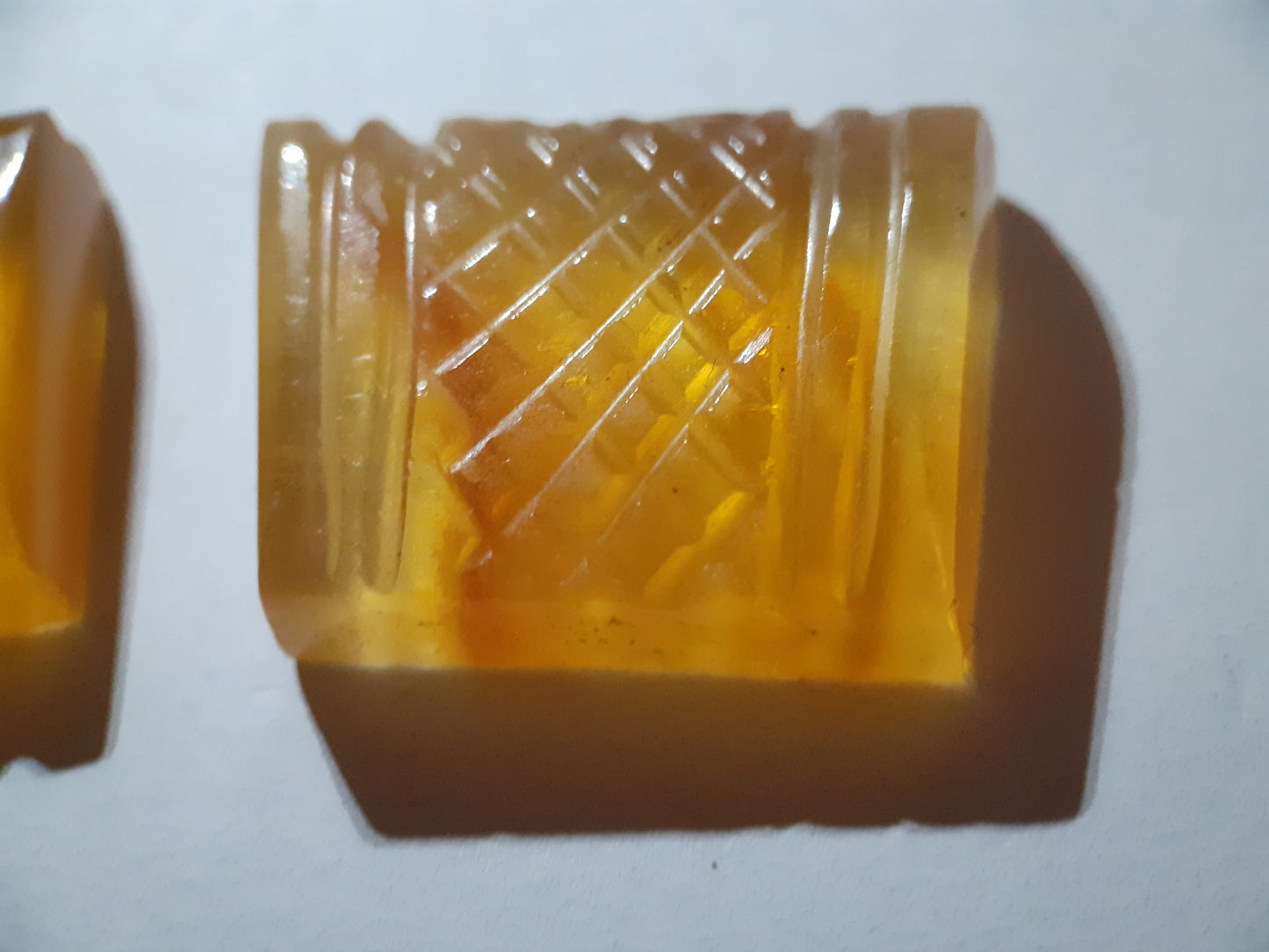 Handcarved Fluorite :pair of book covers yellow orange - natural fluorite 76.70 ct - Natural Gems Belgium