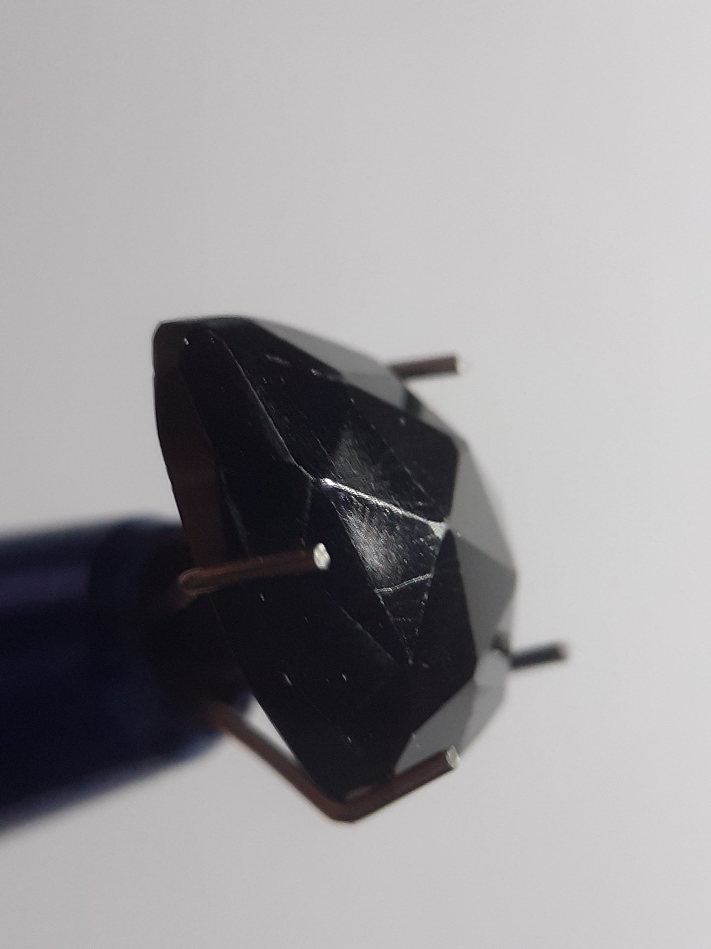 Natural Black Spinel, pear rose cut , 4.05 ct, Afrika , untreated - Natural Gems Belgium