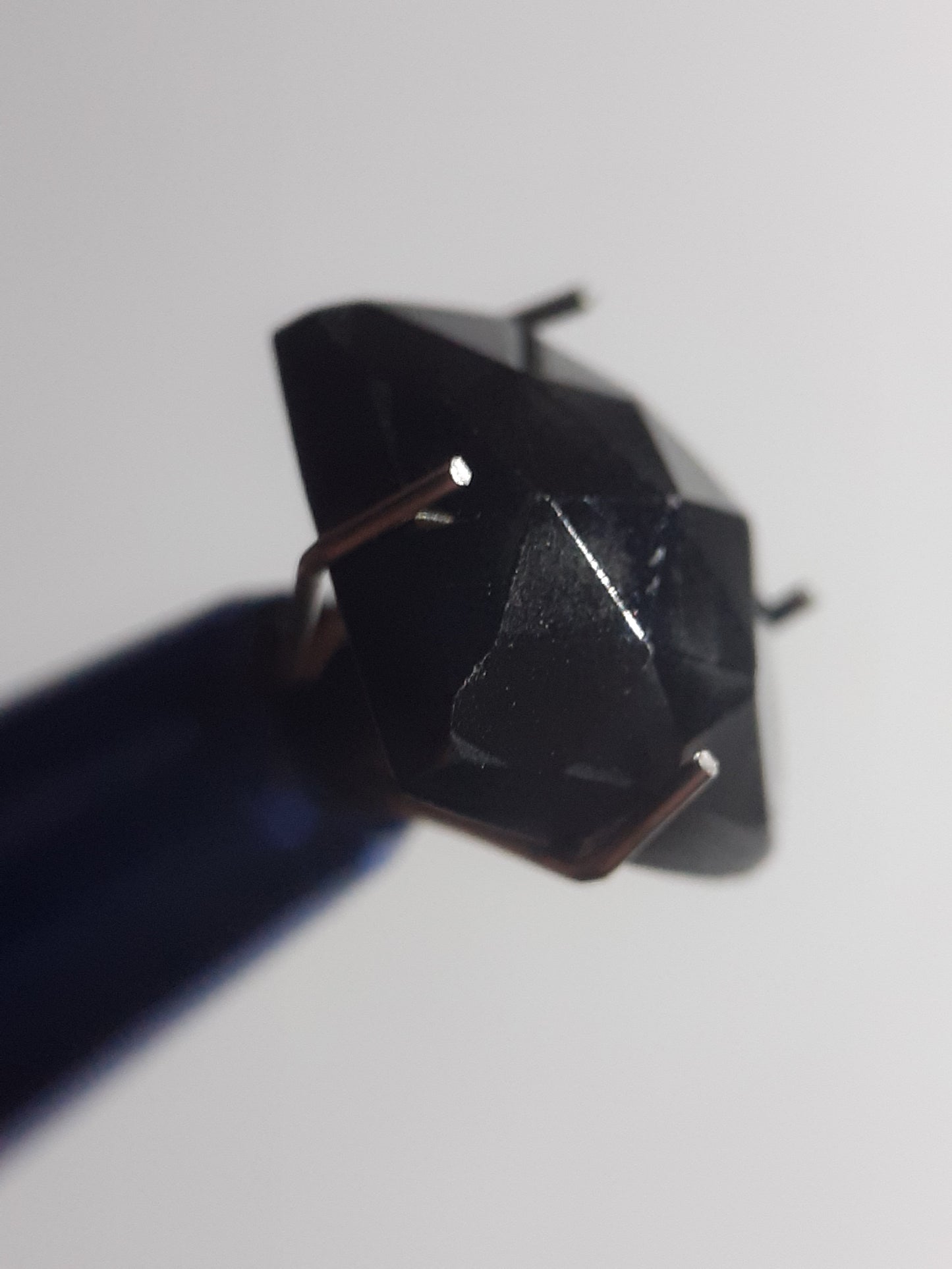 Natural Black Spinel, square cushion rose cut , 5.05 ct, Afrika , untreated - Natural Gems Belgium