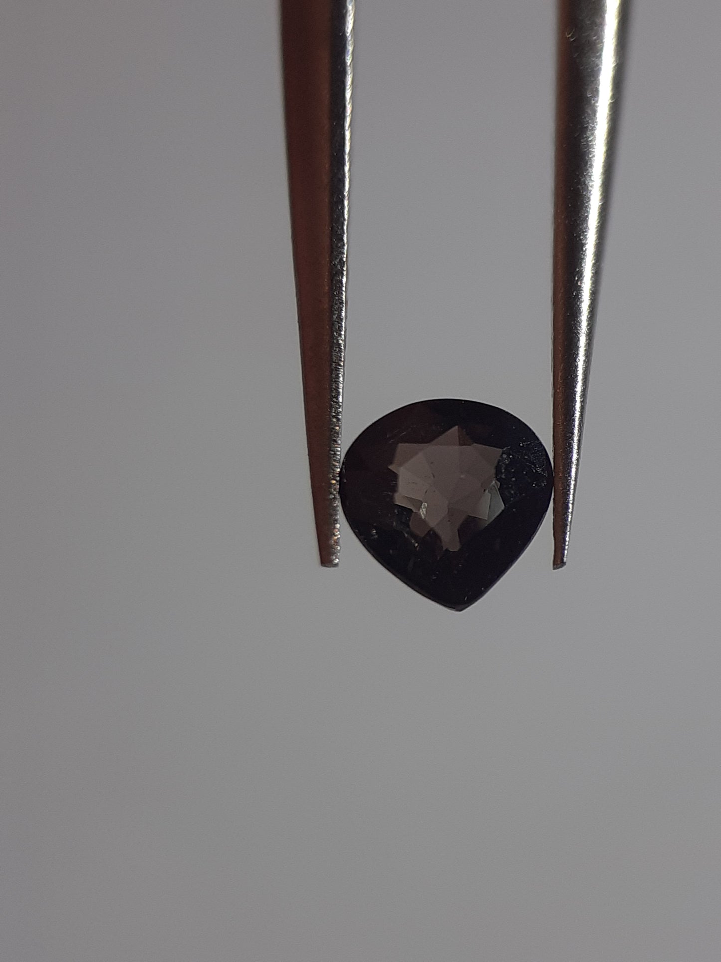 Natural bluish purple Sapphire - 0.43 ct - pear - unheated - Tanzania - Certified by NGB - Natural Gems Belgium