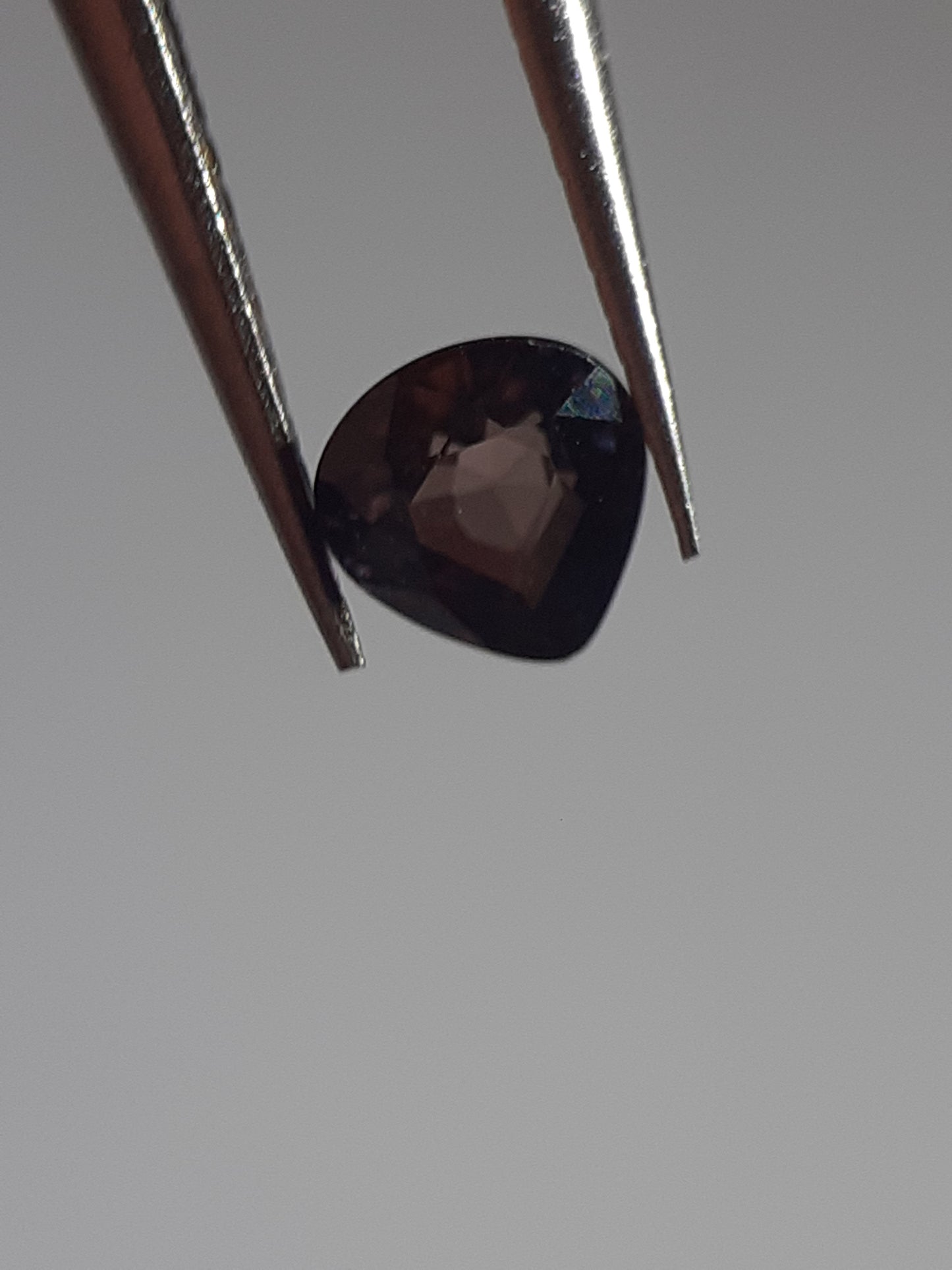 Natural bluish purple Sapphire - 0.43 ct - pear - unheated - Tanzania - Certified by NGB - Natural Gems Belgium