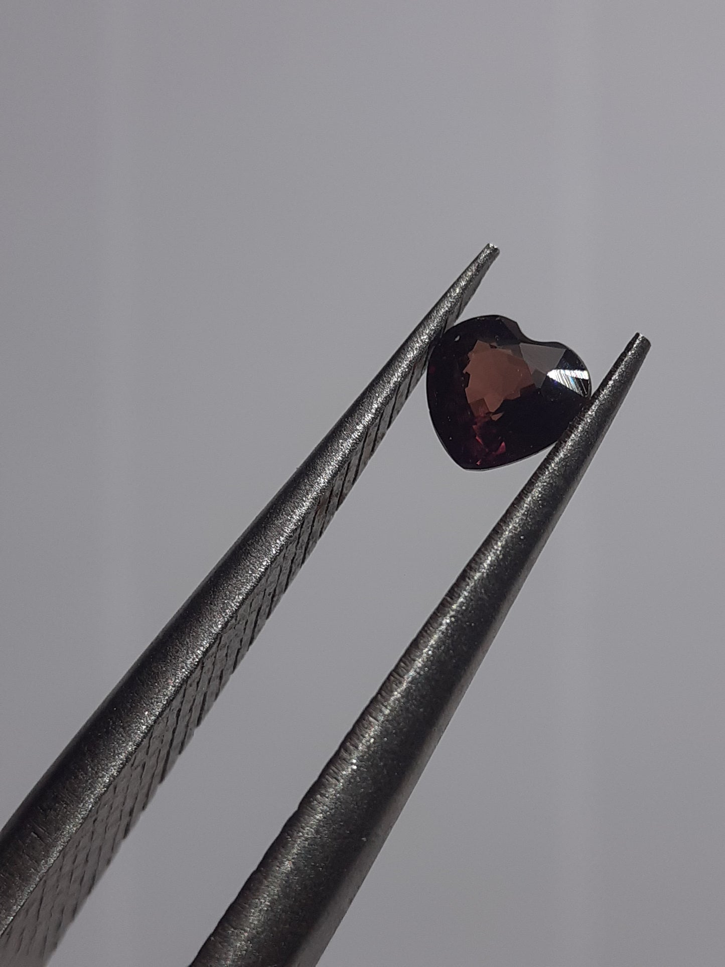 Natural purplish pink Sapphire - 0.23 ct - Heart - unheated - Tanzania - Certified by NGB - Natural Gems Belgium