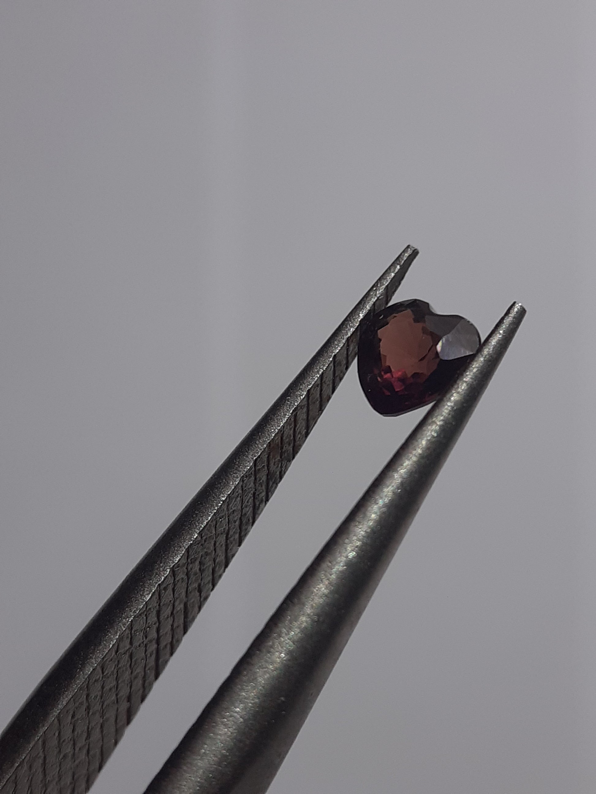 Natural purplish pink Sapphire - 0.23 ct - Heart - unheated - Tanzania - Certified by NGB - Natural Gems Belgium