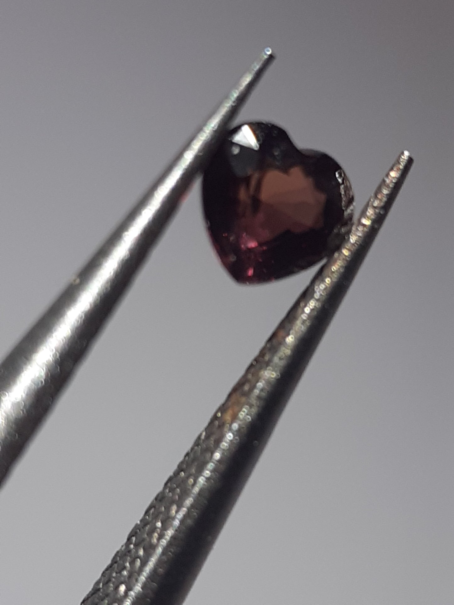 Natural purplish pink Sapphire - 0.23 ct - Heart - unheated - Tanzania - Certified by NGB - Natural Gems Belgium