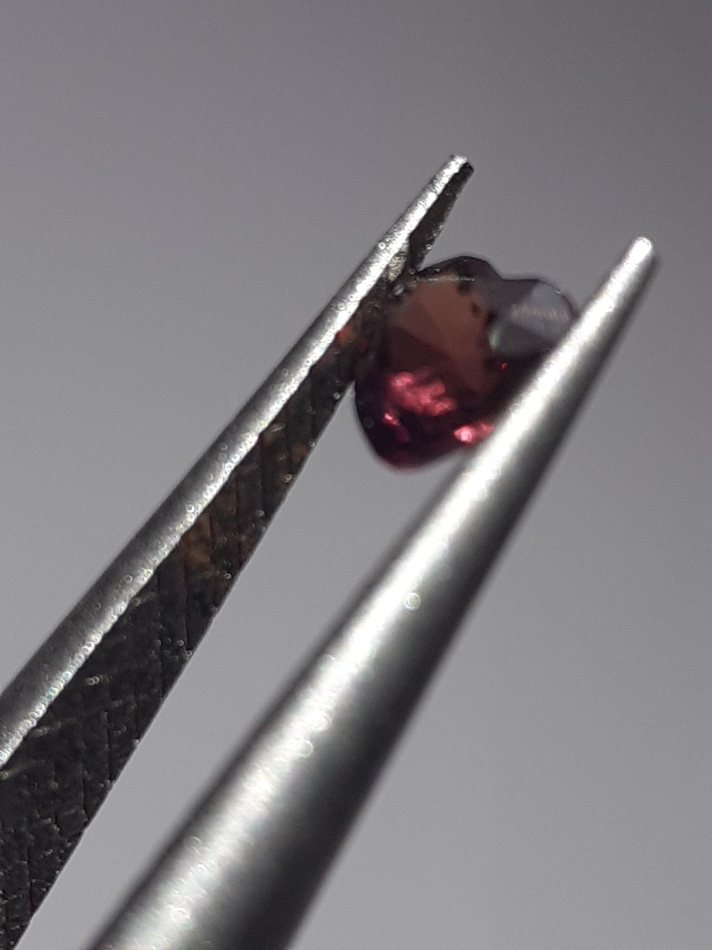 Natural purplish pink Sapphire - 0.23 ct - Heart - unheated - Tanzania - Certified by NGB - Natural Gems Belgium