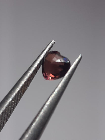 Natural purplish pink Sapphire - 0.23 ct - Heart - unheated - Tanzania - Certified by NGB - Natural Gems Belgium