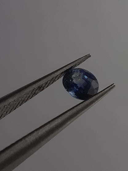 Natural light blue to deep Blue Sapphire - 0.31ct - oval - Heated - Madagascar - Certified by NGB - Natural Gems Belgium