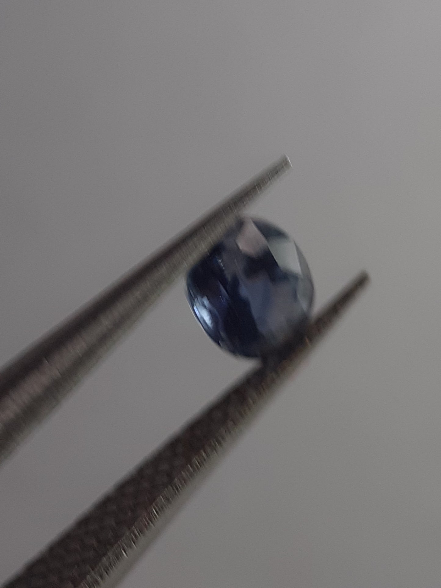 Natural light blue to deep Blue Sapphire - 0.31ct - oval - Heated - Madagascar - Certified by NGB - Natural Gems Belgium