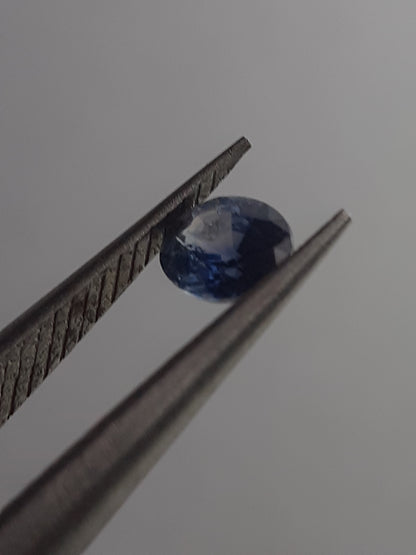 Natural light blue to deep Blue Sapphire - 0.31ct - oval - Heated - Madagascar - Certified by NGB - Natural Gems Belgium