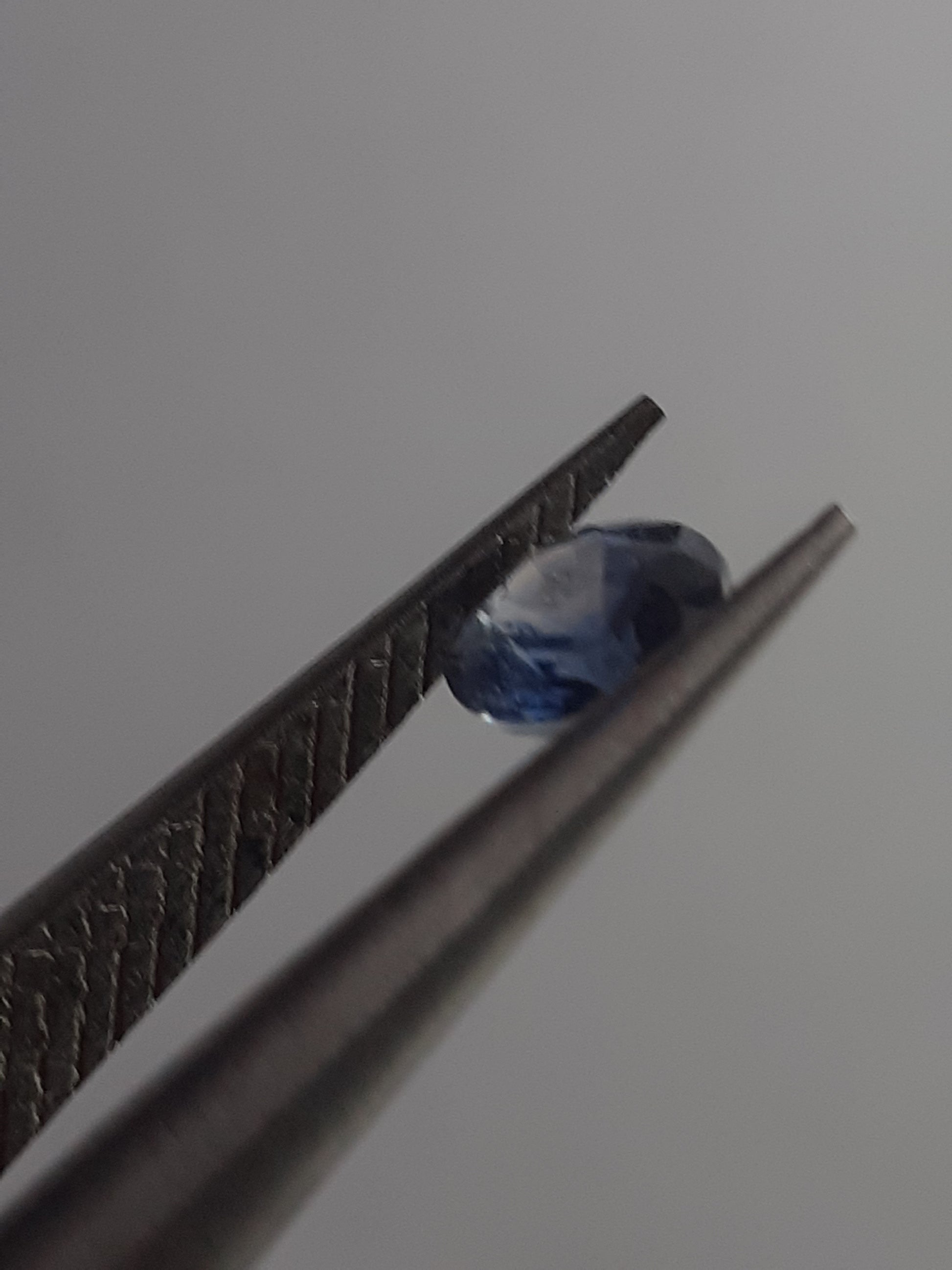 Natural light blue to deep Blue Sapphire - 0.31ct - oval - Heated - Madagascar - Certified by NGB - Natural Gems Belgium