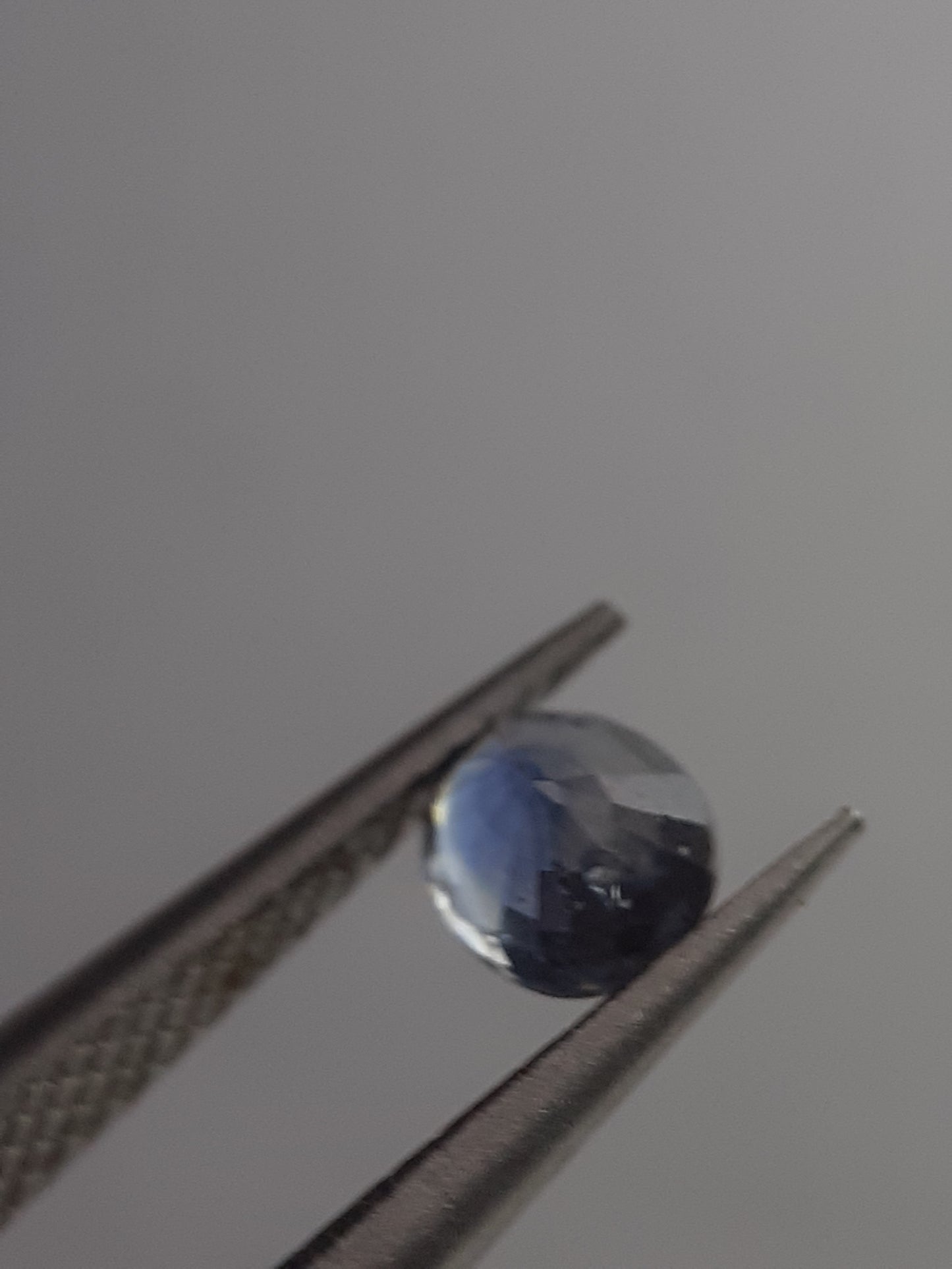 Natural light blue to deep Blue Sapphire - 0.31ct - oval - Heated - Madagascar - Certified by NGB - Natural Gems Belgium