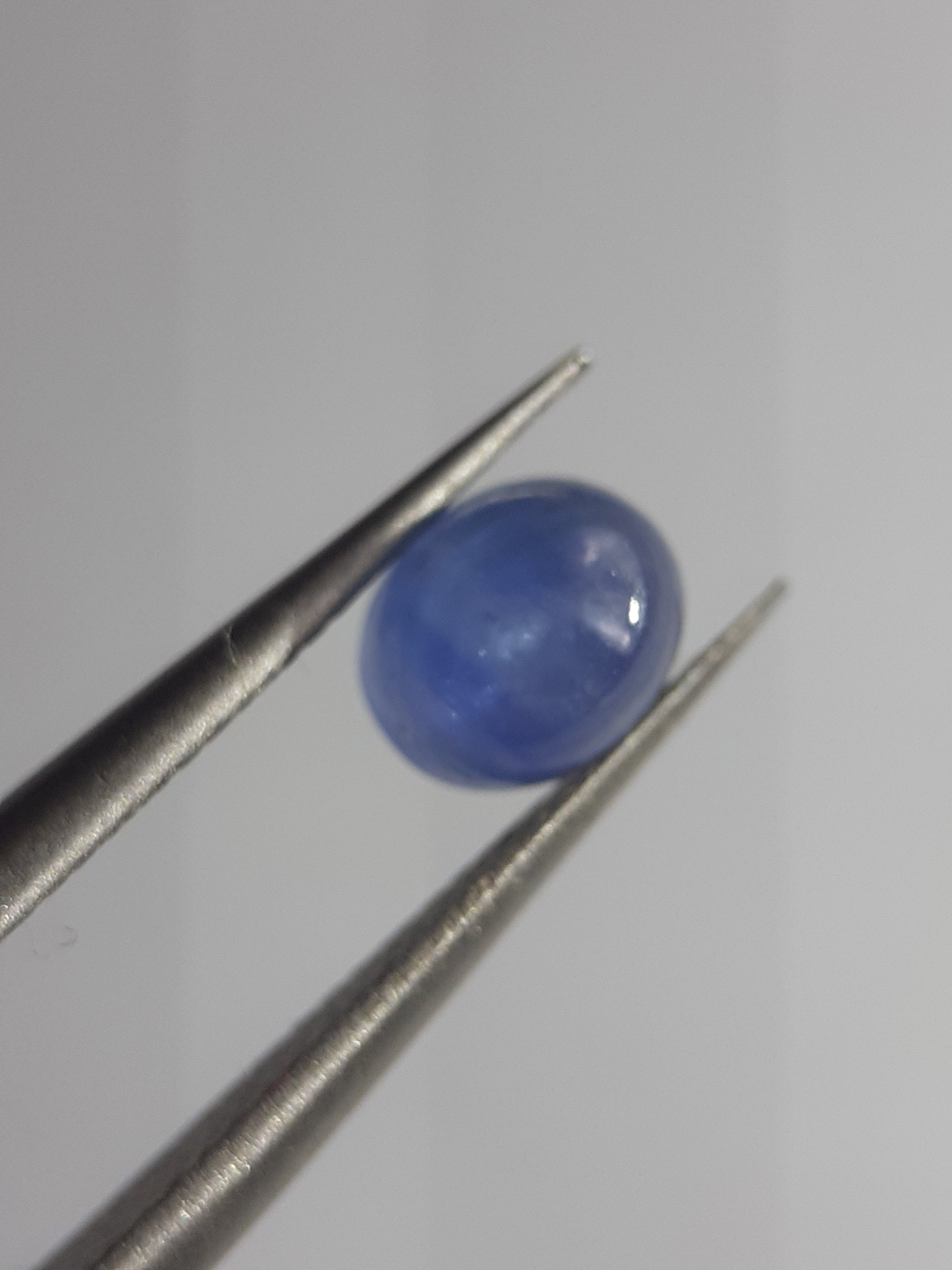 Natural blue Sapphire - 1.28 ct - oval cabochon - Ceylon - heated - certified by NGB - Natural Gems Belgium