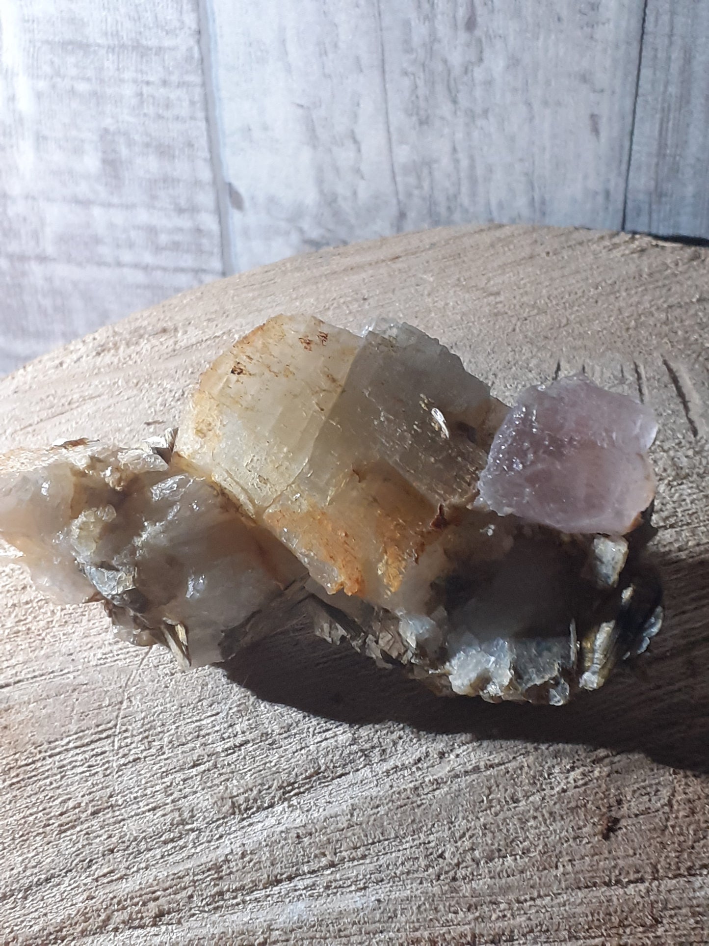 Beautiful pink fluorite crystal on cluster of mica and quartz, well shaped, well balanced, 135 grams - Natural Gems Belgium