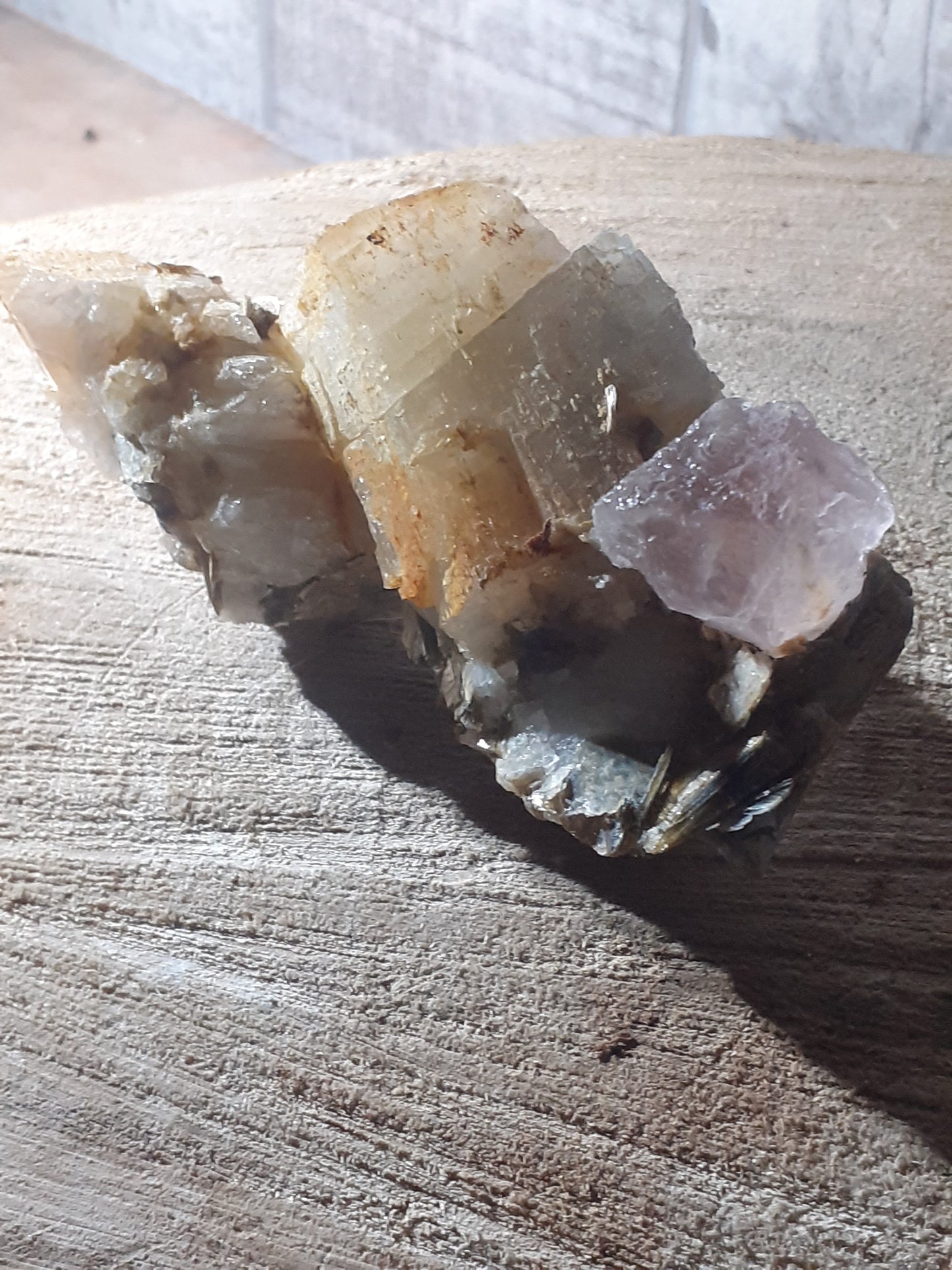 Beautiful pink fluorite crystal on cluster of mica and quartz, well shaped, well balanced, 135 grams - Natural Gems Belgium