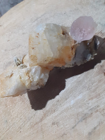 Beautiful pink fluorite crystal on cluster of mica and quartz, well shaped, well balanced, 135 grams - Natural Gems Belgium