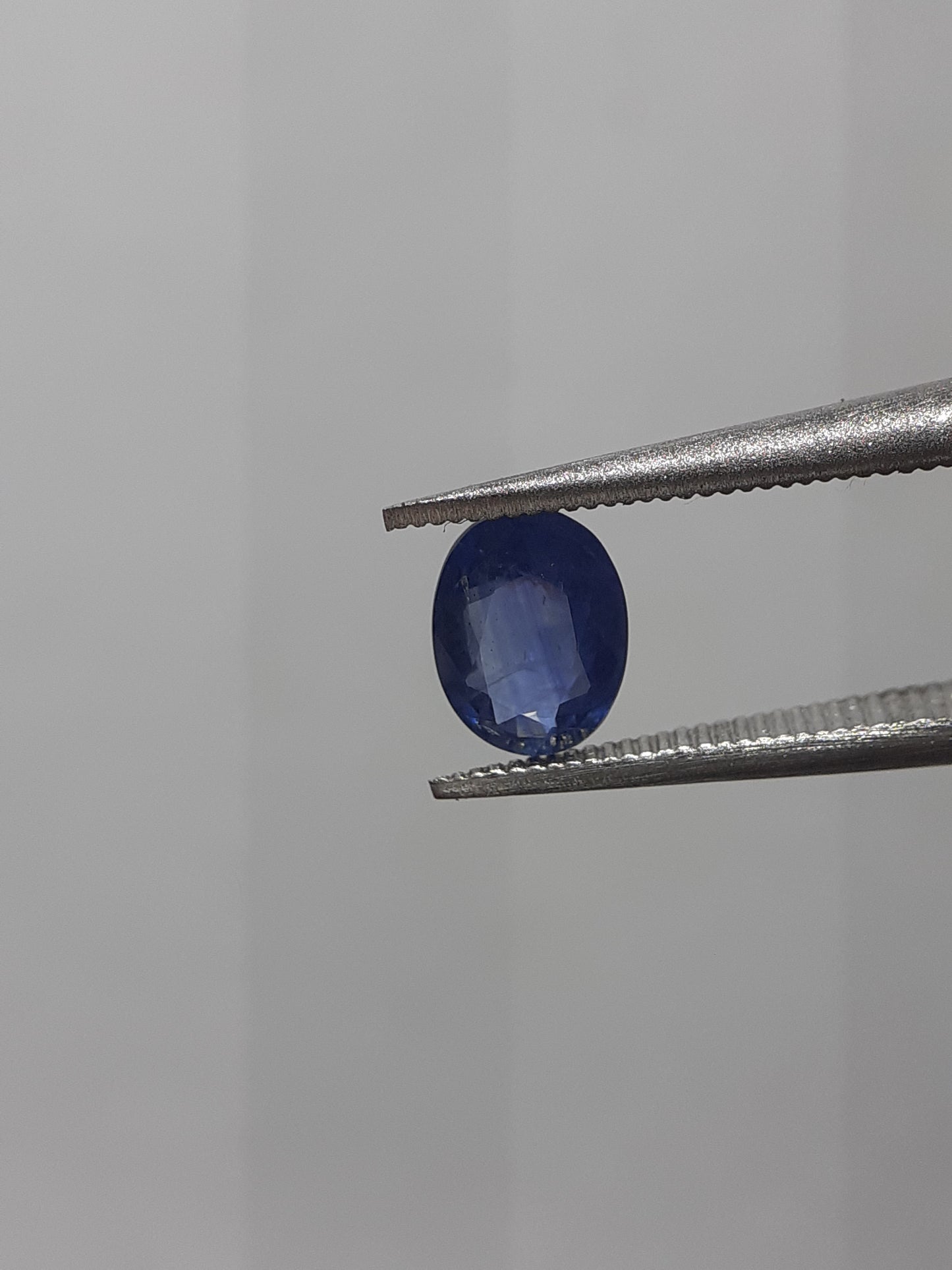 Natural blue sapphire - 0.47 ct - oval - heated - Australia - certified by NGB - Natural Gems Belgium