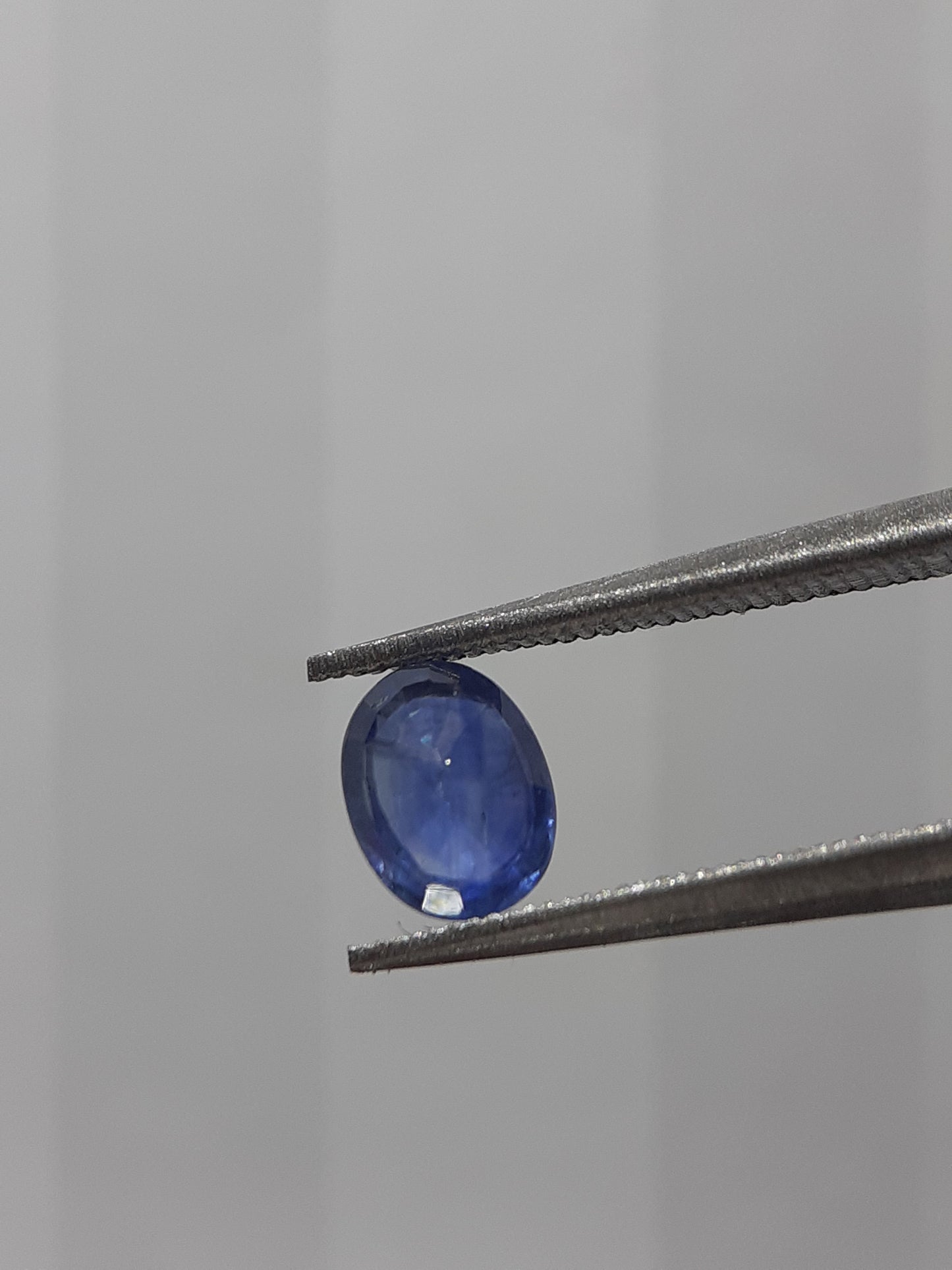 Natural blue sapphire - 0.47 ct - oval - heated - Australia - certified by NGB - Natural Gems Belgium