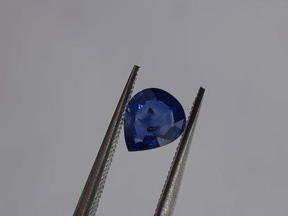 Natural blue sapphire - 0.62 ct - pear - heated - Ceylon - certified by NGB - Natural Gems Belgium