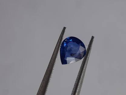 Natural blue sapphire - 0.62 ct - pear - heated - Ceylon - certified by NGB - Natural Gems Belgium