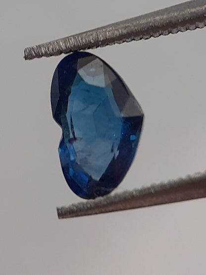 Natural blue sapphire - 0.69 ct - Heart - heated - Ceylon - certified by NGB - Natural Gems Belgium