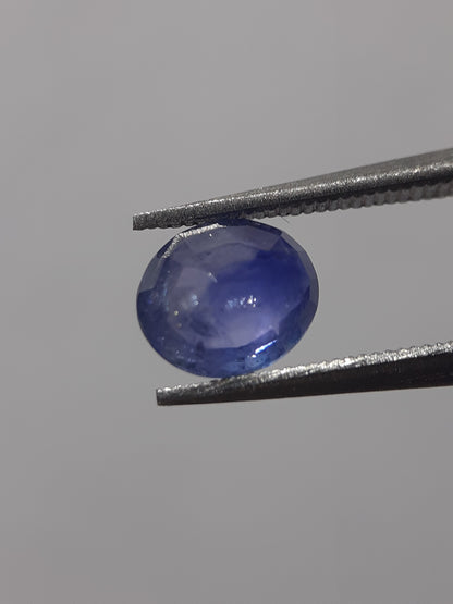 Natural blue sapphire - 0.79 ct - Oval - heated - Ceylon - certified by NGB - Natural Gems Belgium