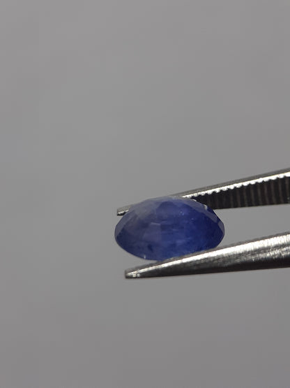 Natural blue sapphire - 0.79 ct - Oval - heated - Ceylon - certified by NGB - Natural Gems Belgium