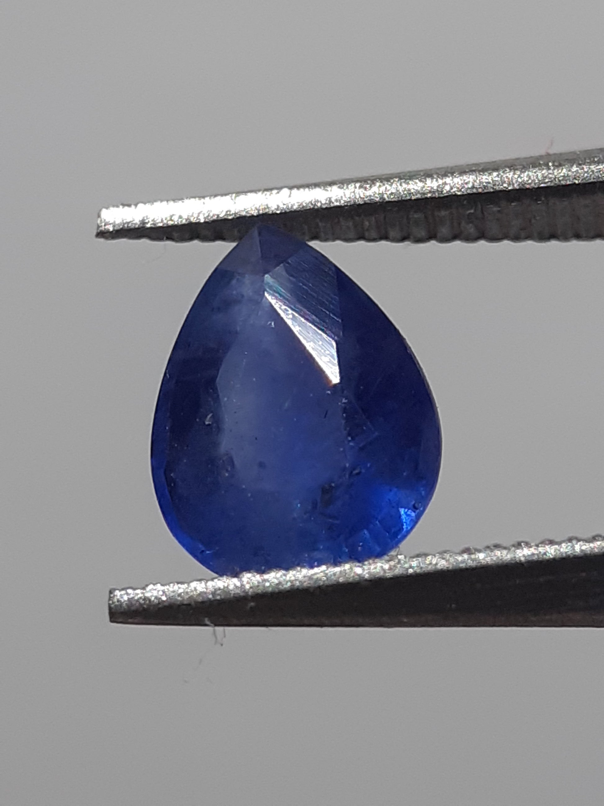 Natural blue sapphire - 0.80 ct - Pear - heated - Ceylon - certified by NGB - Natural Gems Belgium