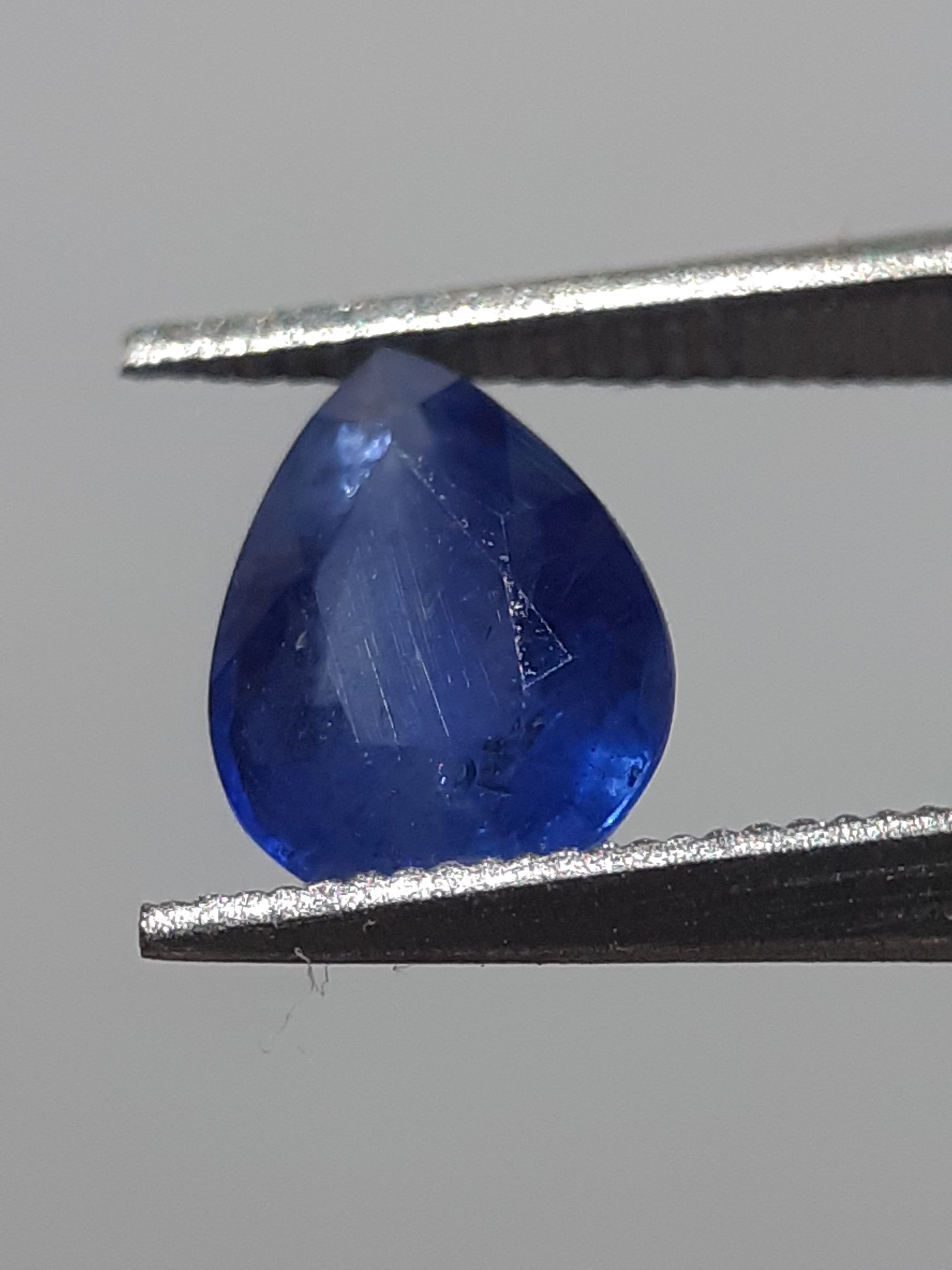 Natural blue sapphire - 0.80 ct - Pear - heated - Ceylon - certified by NGB - Natural Gems Belgium