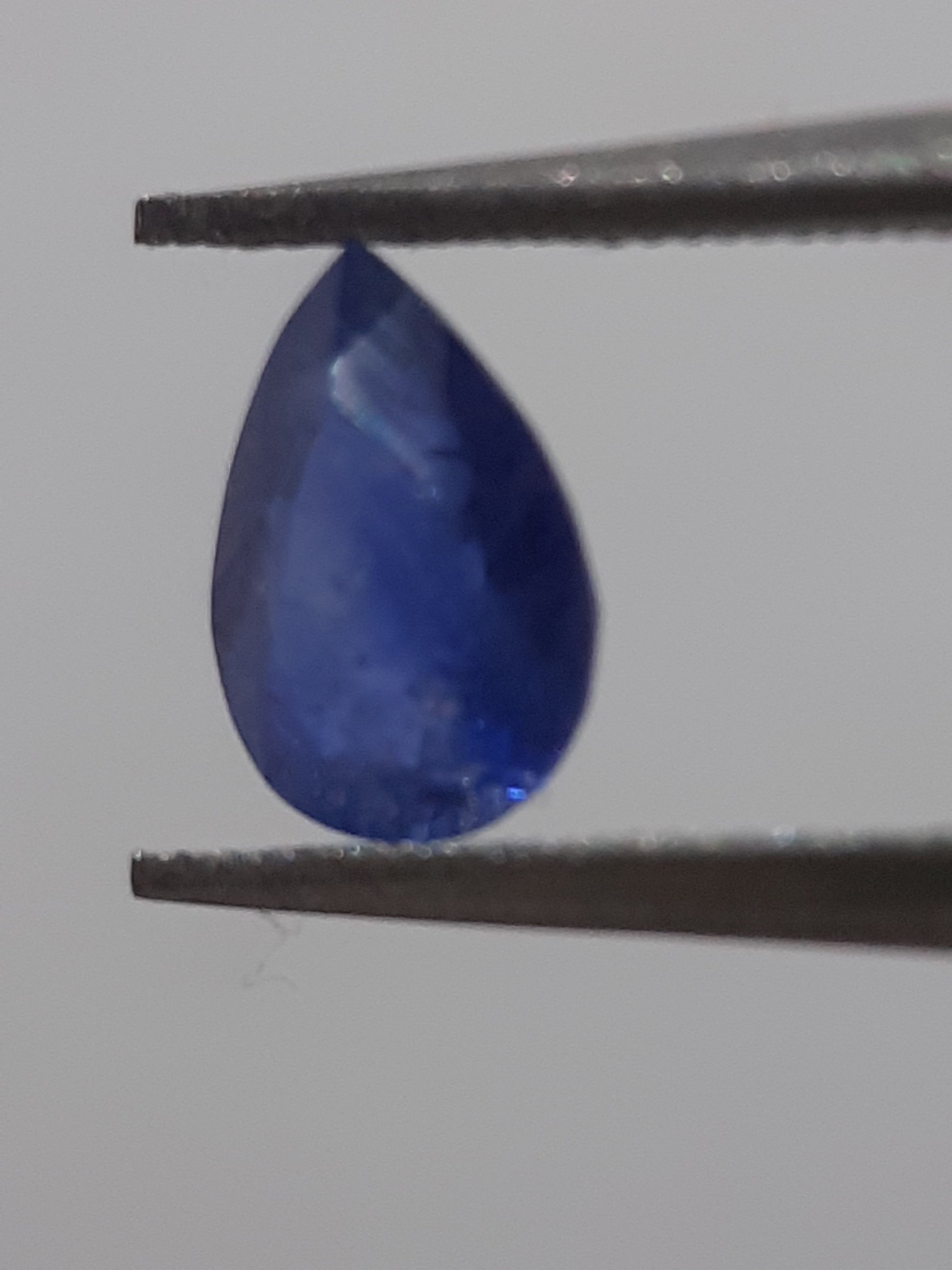 Natural blue sapphire - 0.80 ct - Pear - heated - Ceylon - certified by NGB - Natural Gems Belgium