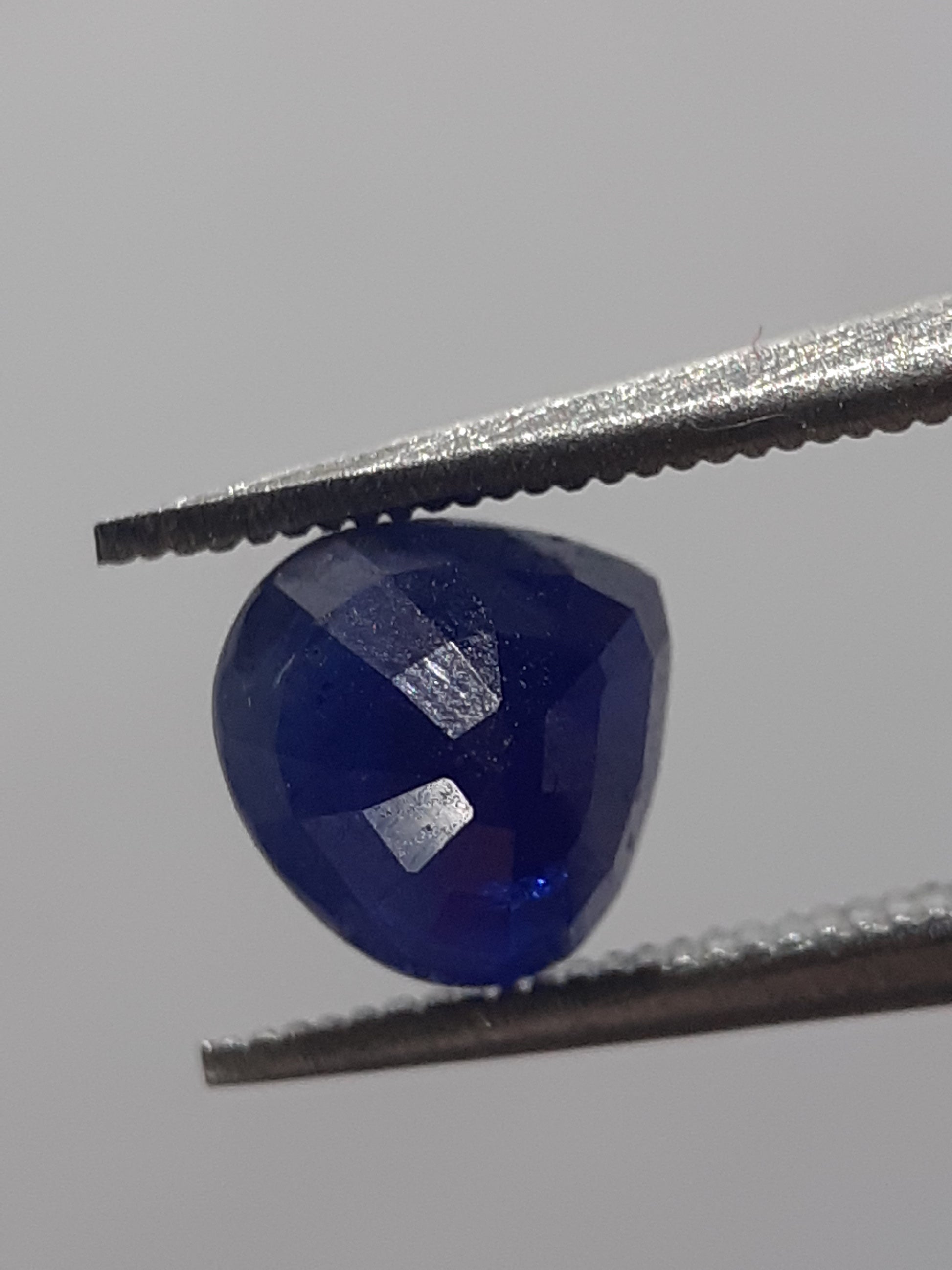 Natural blue sapphire - 0.97 ct - Pear - heated - Ceylon - certified by NGB - Natural Gems Belgium