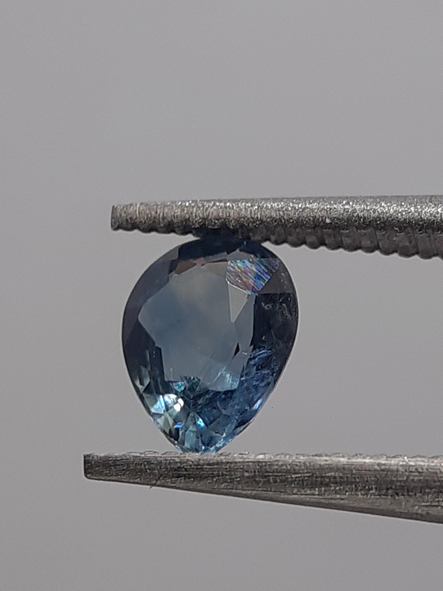 Natural blue sapphire - 0.38 ct - Pear - heated - Australia - certified by NGB - Natural Gems Belgium