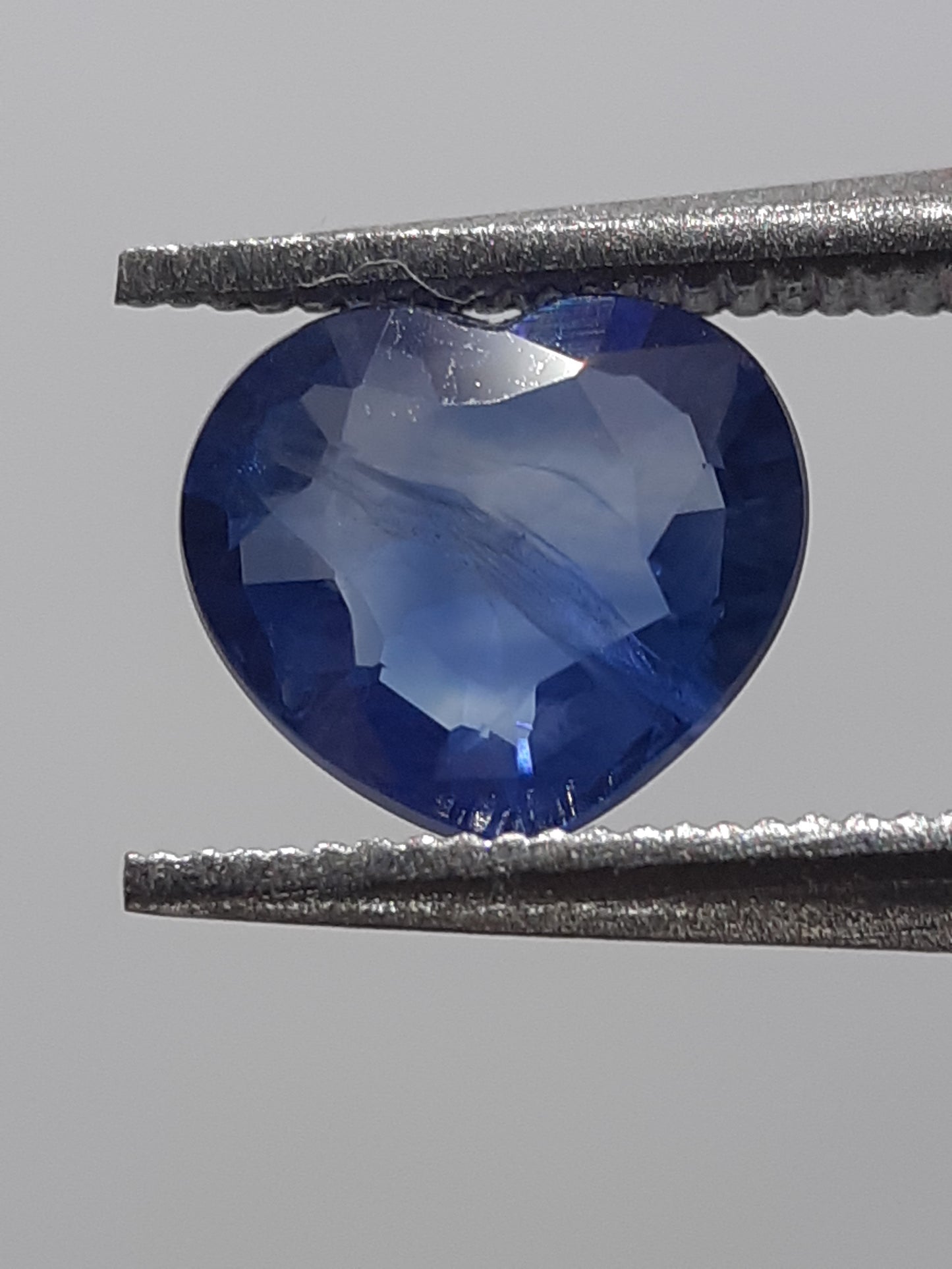 Natural blue sapphire - 0.75 ct - Heart - heated - Africa - certified by NGB - Natural Gems Belgium