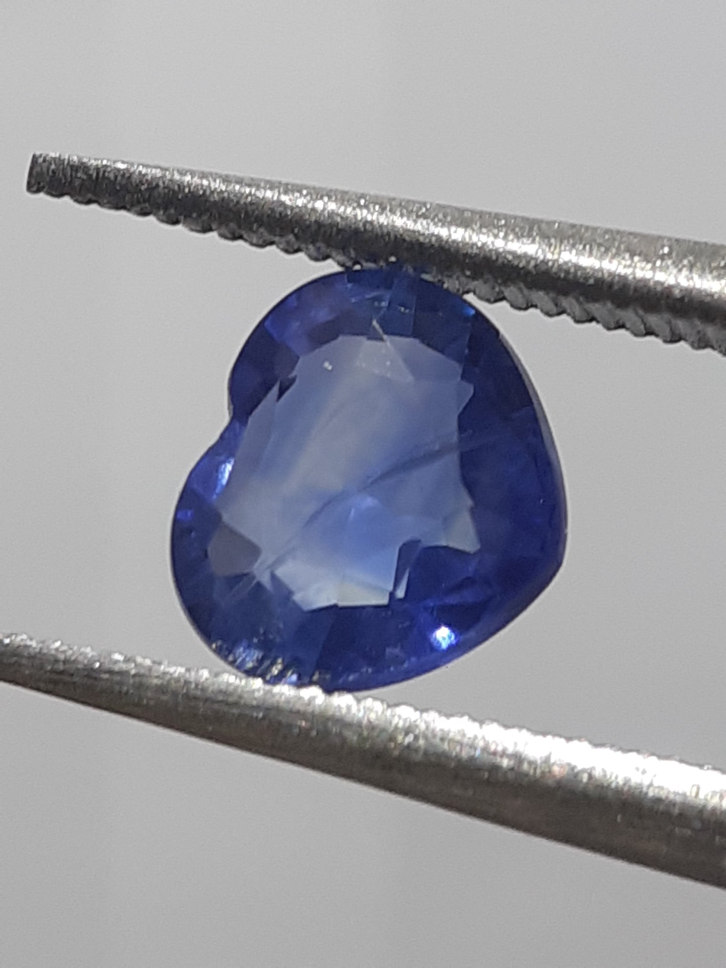 Natural blue sapphire - 0.75 ct - Heart - heated - Africa - certified by NGB - Natural Gems Belgium