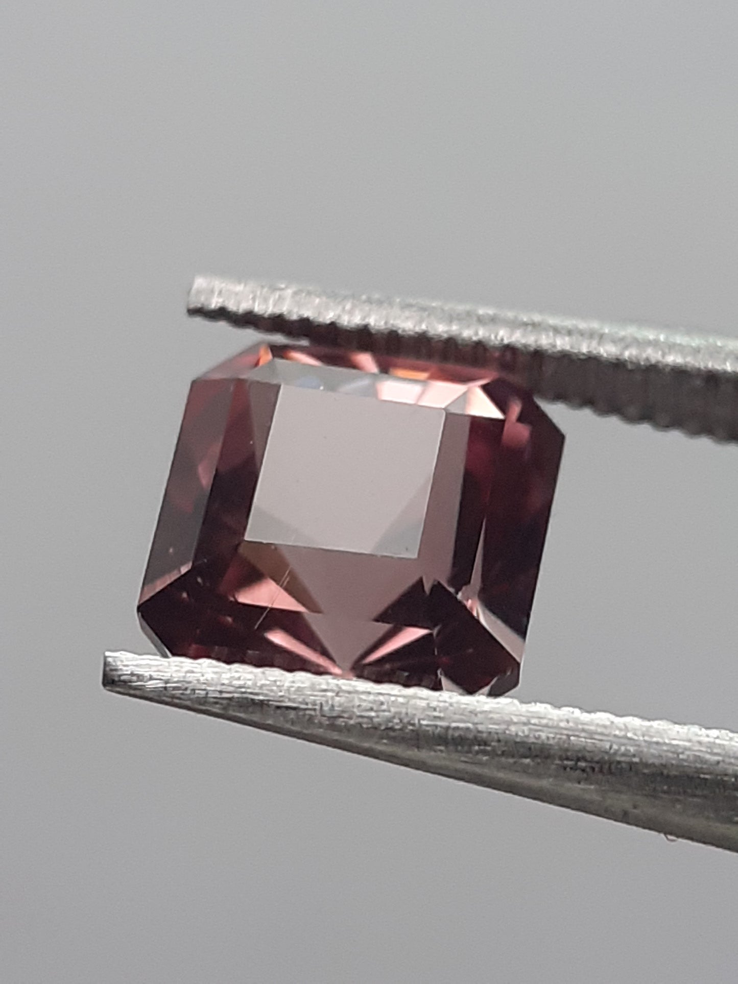 Natural Malaya Garnet - 1.19 ct - Square Octagon - unheated - Africa - certified by NGB - Natural Gems Belgium