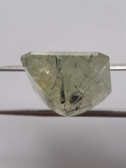 Natural yellowish green Prehnite - 27.13 ct - octagon - unheated - Africa - certified by NGB - Natural Gems Belgium