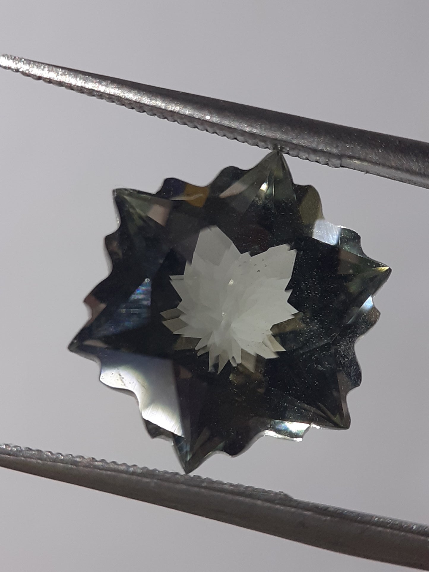 Natural green Amethyst - 4.65 ct - Hexagon - Snowflake - heated - certified by NGB - Natural Gems Belgium