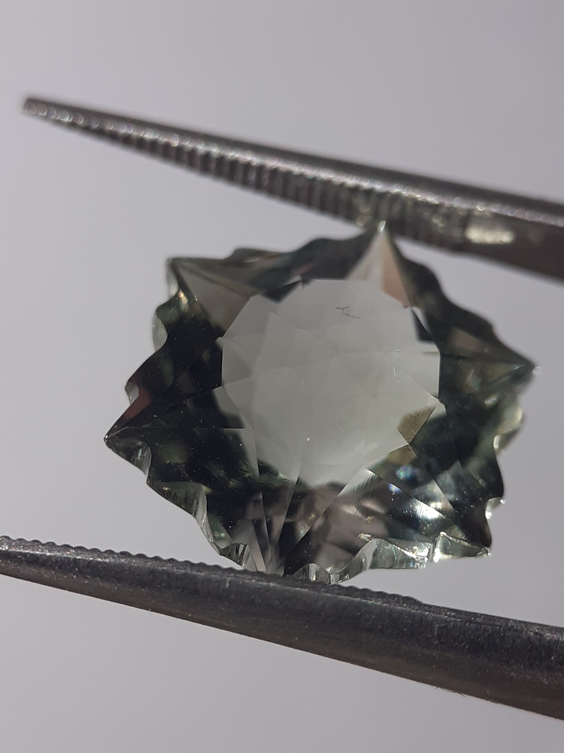 Natural green Amethyst - 4.65 ct - Hexagon - Snowflake - heated - certified by NGB - Natural Gems Belgium