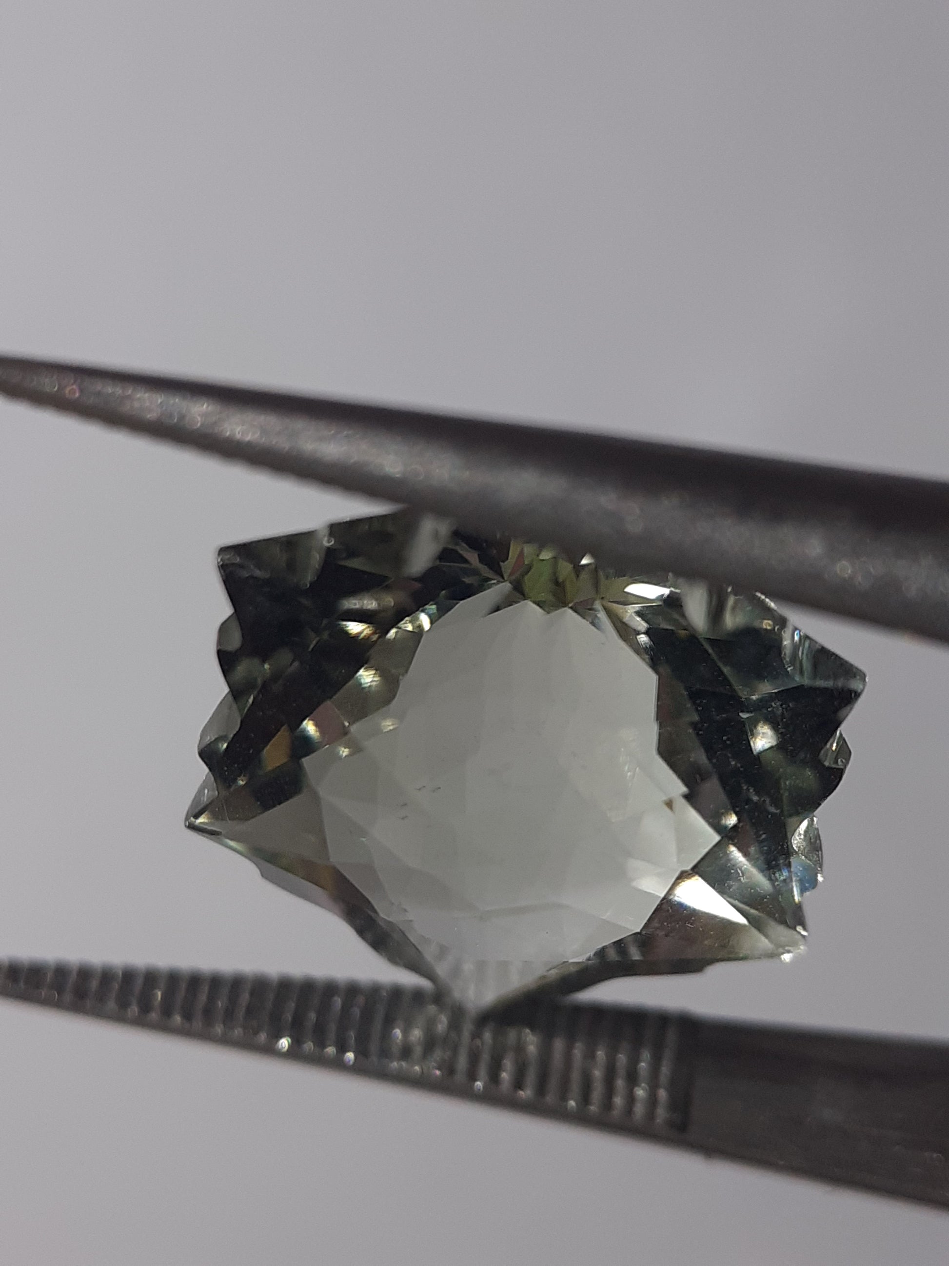 Natural green Amethyst - 4.65 ct - Hexagon - Snowflake - heated - certified by NGB - Natural Gems Belgium