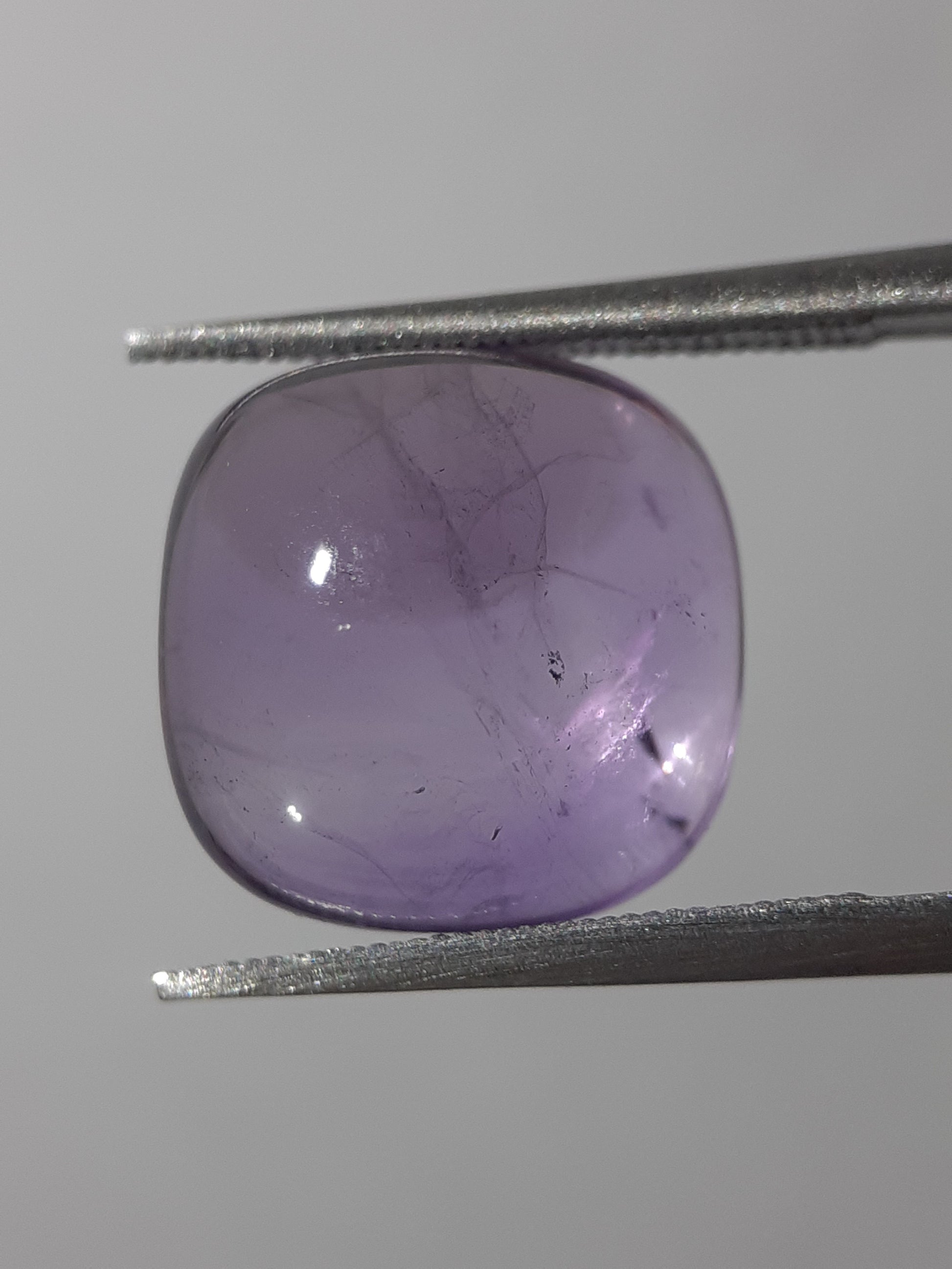 Natural purple Amethyst - 5.88 ct - cushion cabochon - unheated - certified by NGB - Natural Gems Belgium