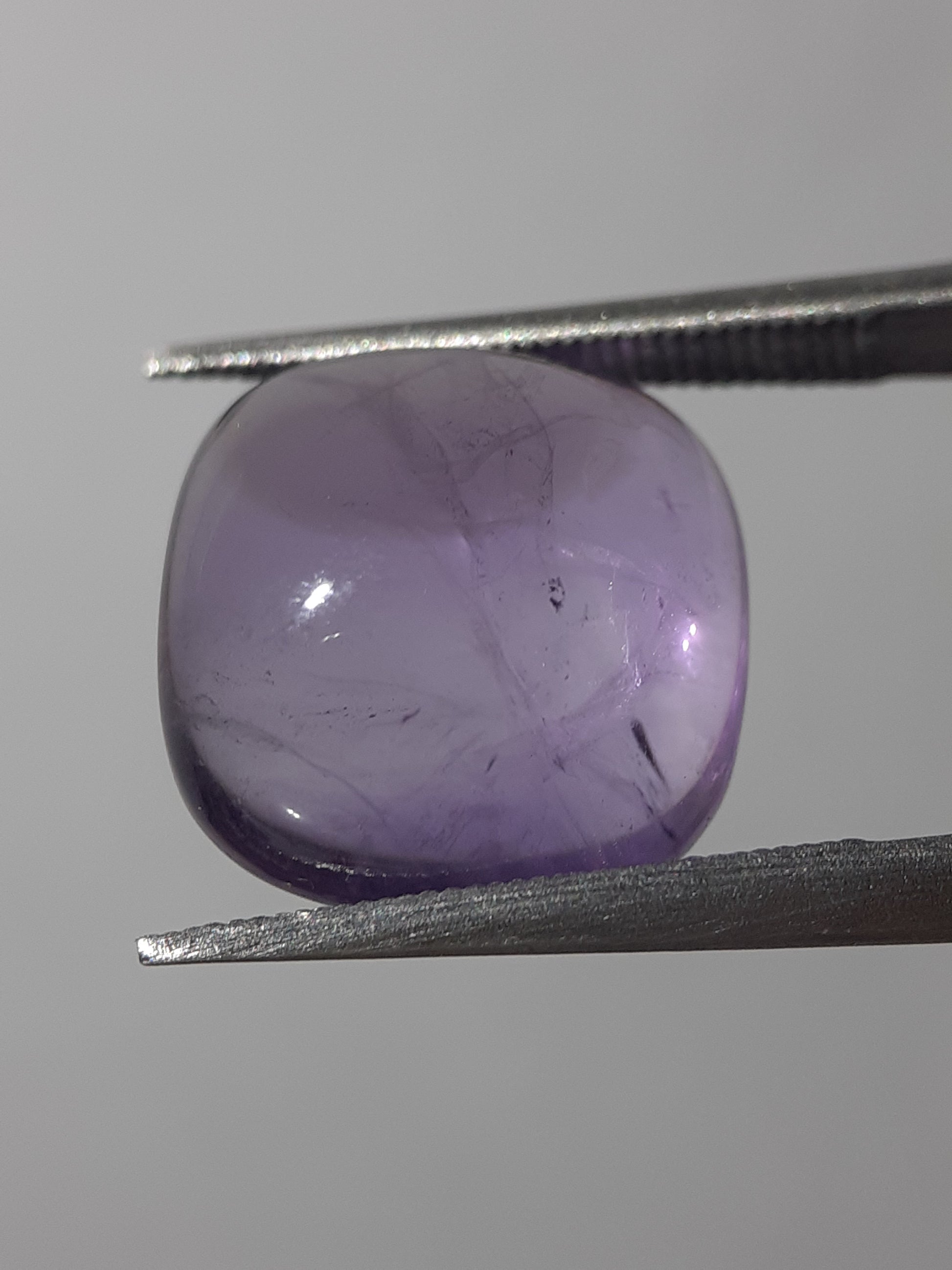 Natural purple Amethyst - 5.88 ct - cushion cabochon - unheated - certified by NGB - Natural Gems Belgium